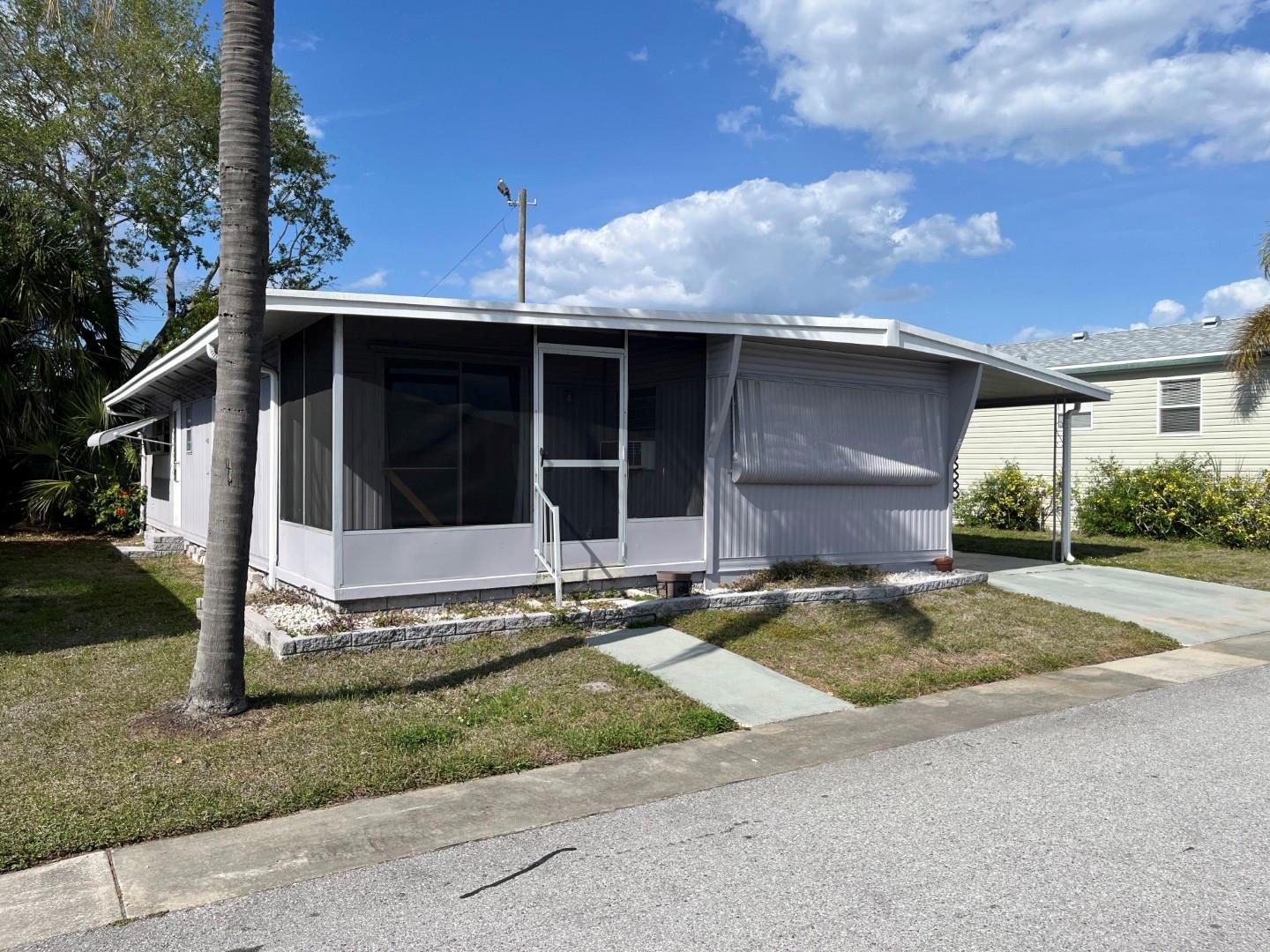 2505 E Bay Dr #77, Largo