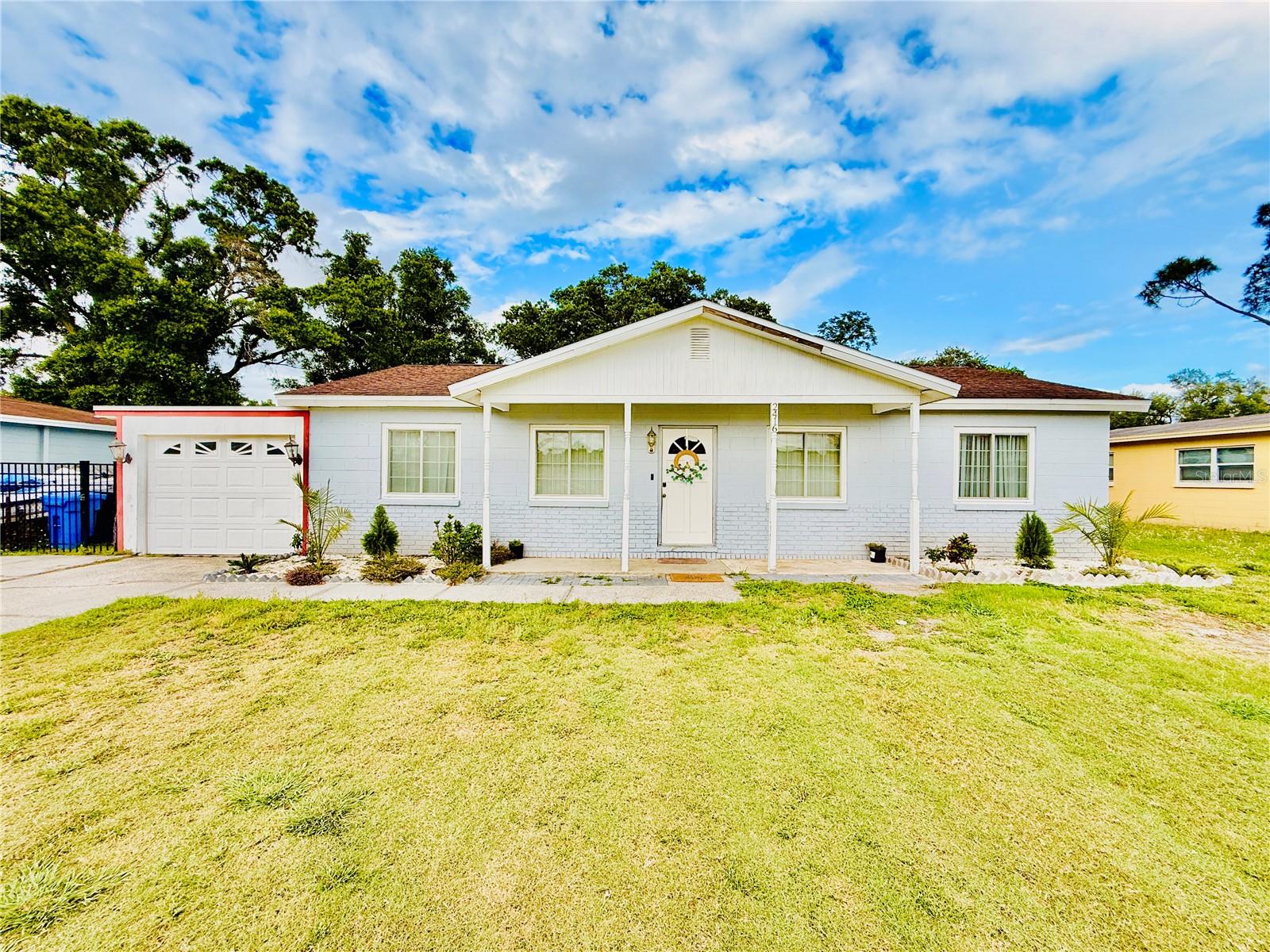 2416 Wishing Well Cir, Tampa