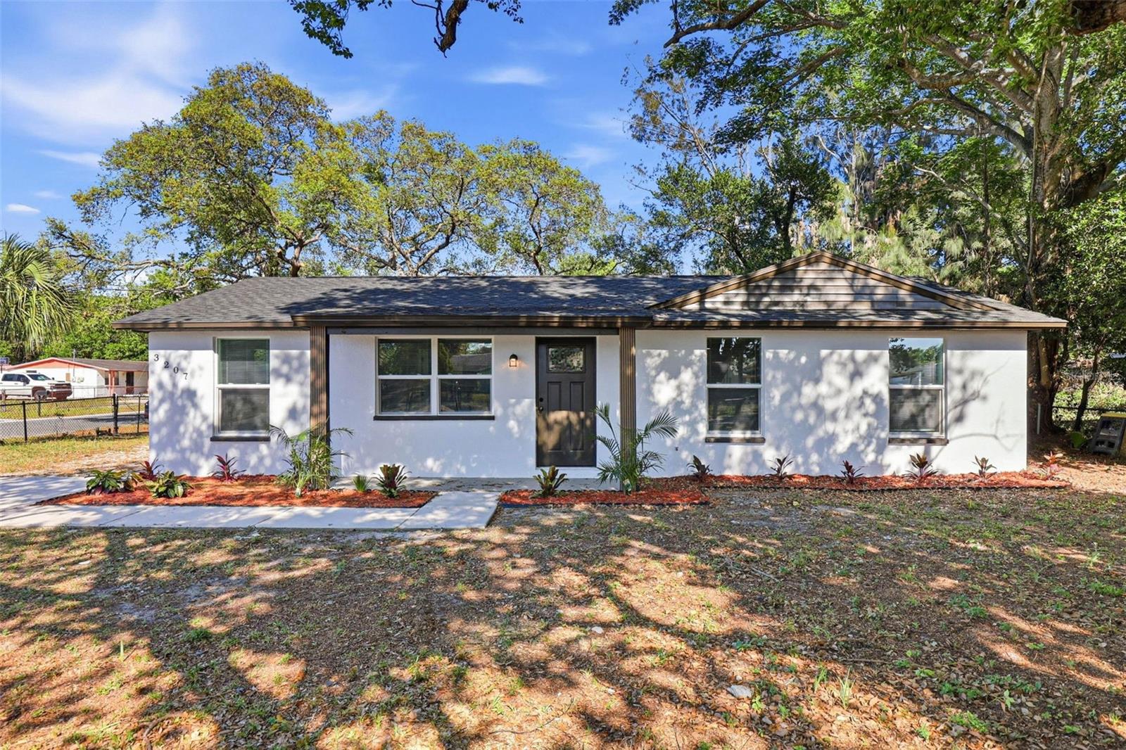3207 Dodge St, Tampa