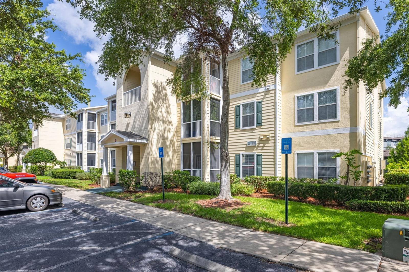 18439 Bridle Club Dr, Tampa