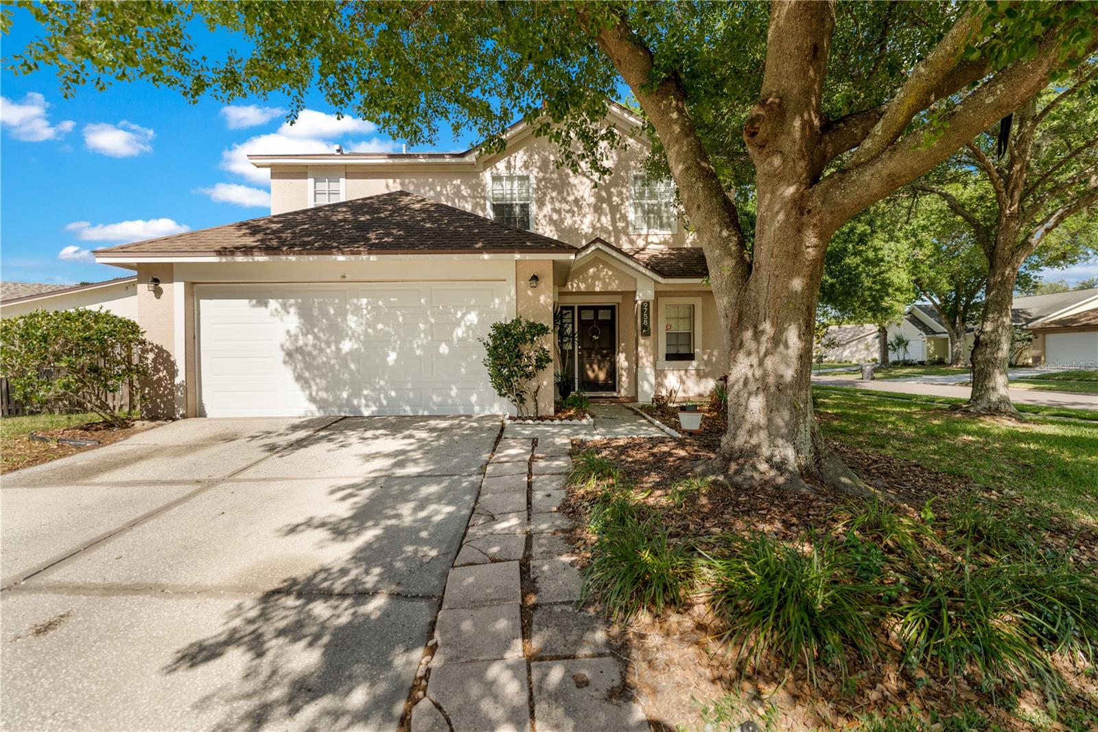 9758 Fox Hollow Rd, Tampa