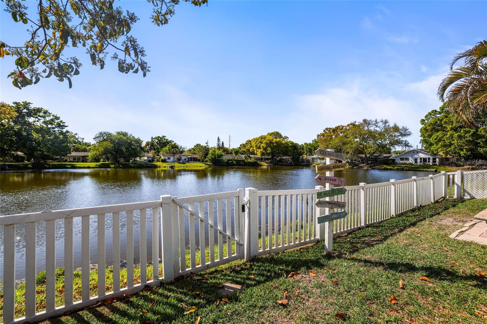 1218 Lazy Lake Rd E, Dunedin