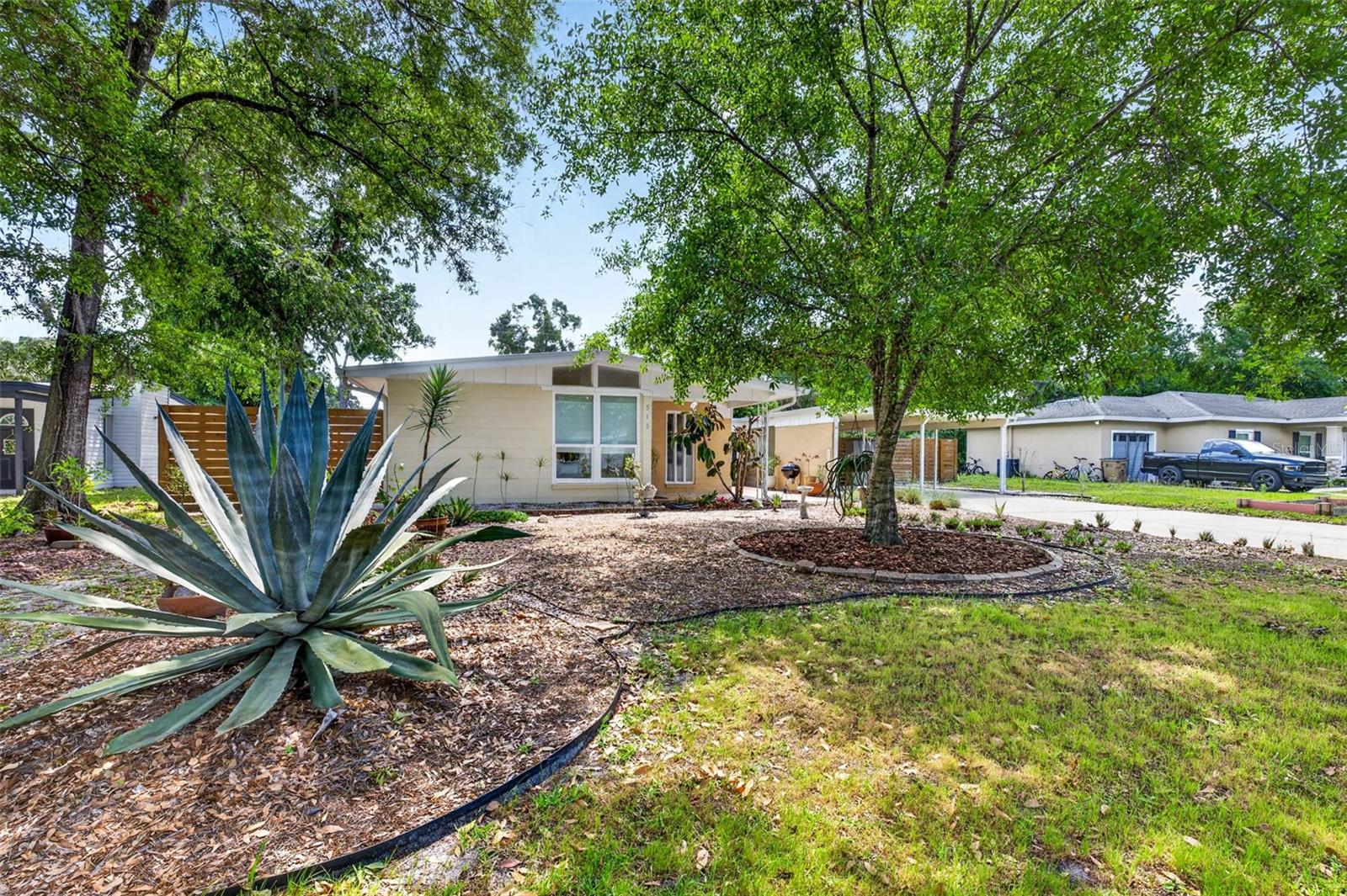 515 Broxburn Ave, Temple Terrace