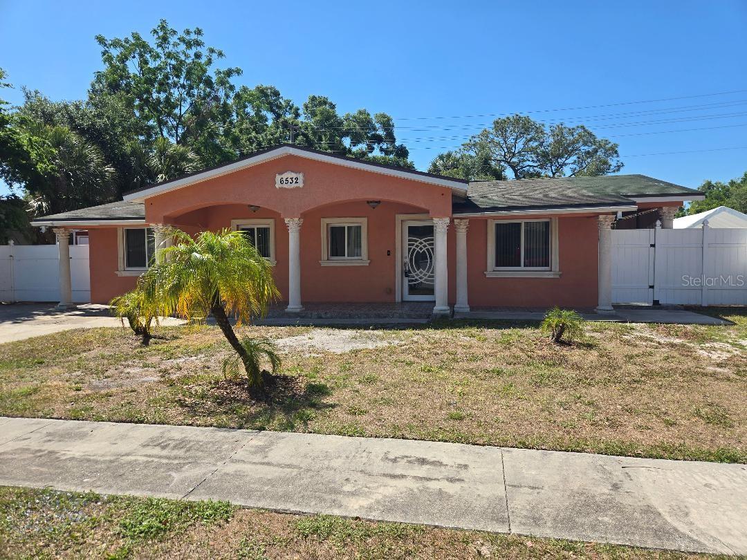 6532 La Mesa Cir, Tampa