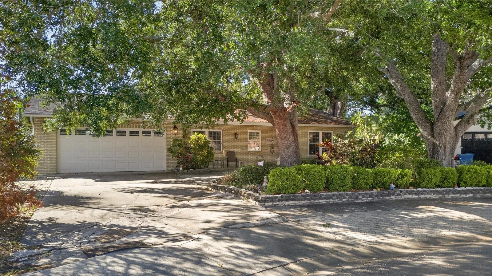8404 Sandstone Ct, Tampa