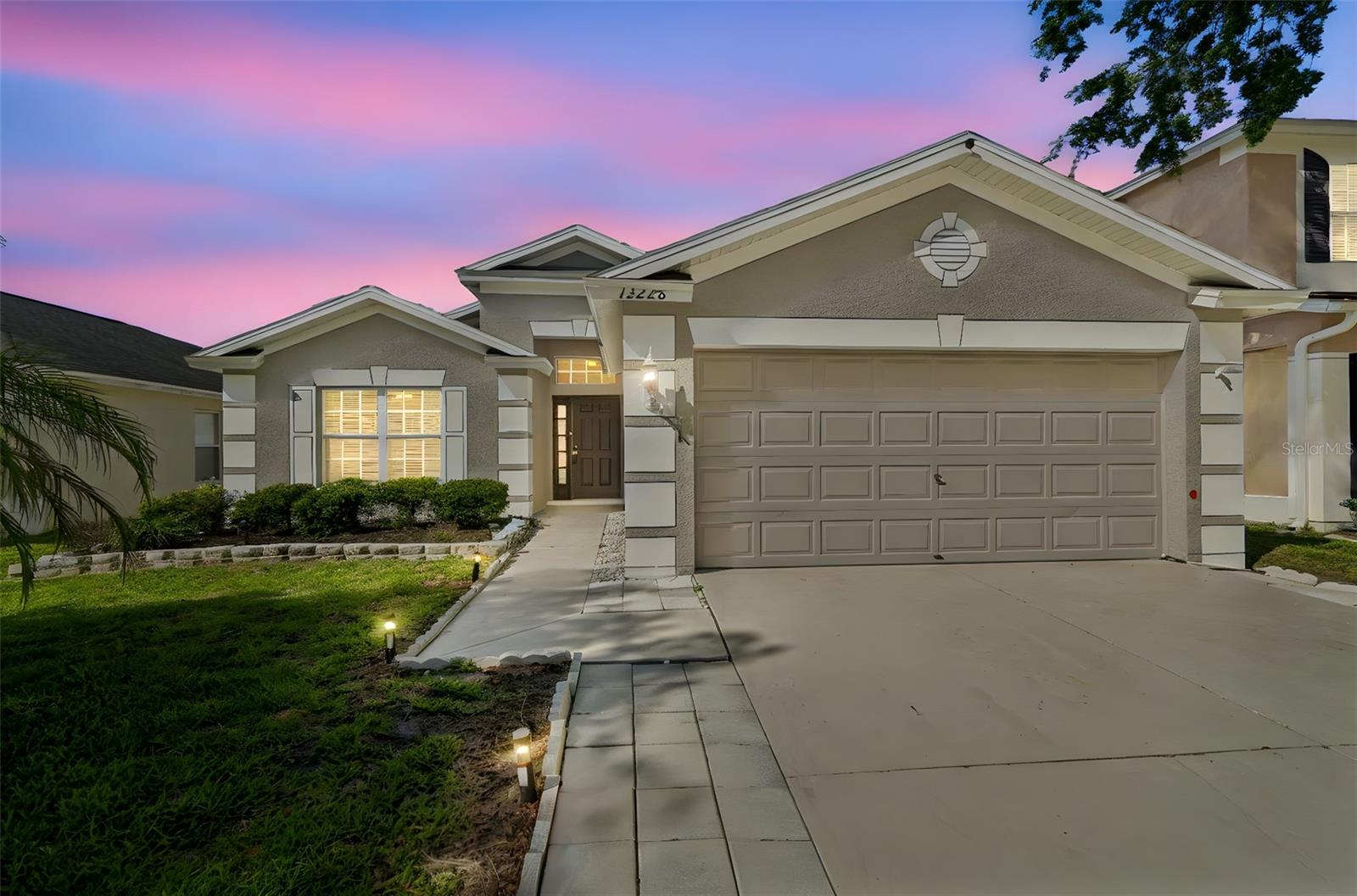 13226 Evening Sunset Ln, Riverview