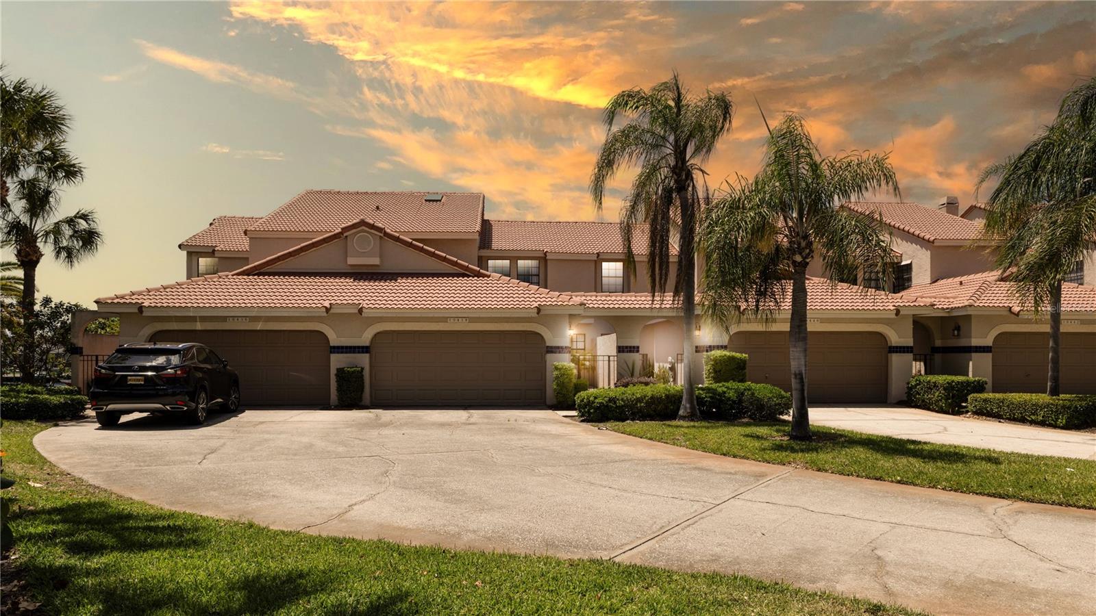 10438 Saint Tropez Pl, Tampa