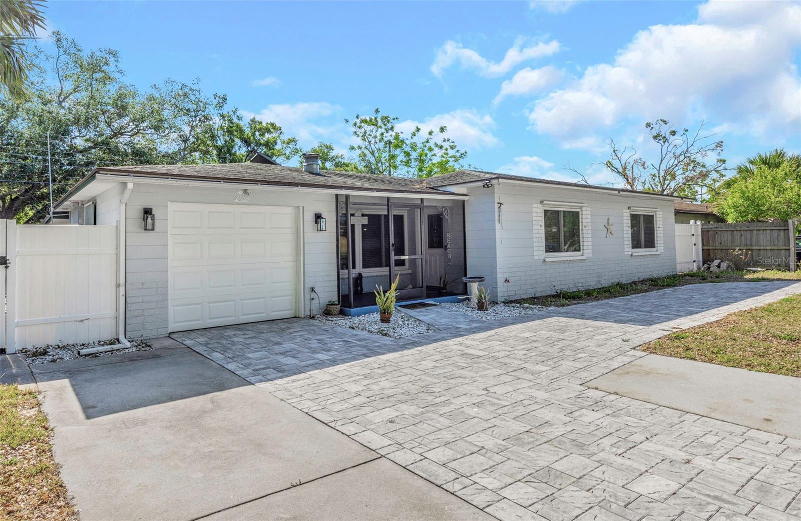 2025 Temple Ter, Clearwater
