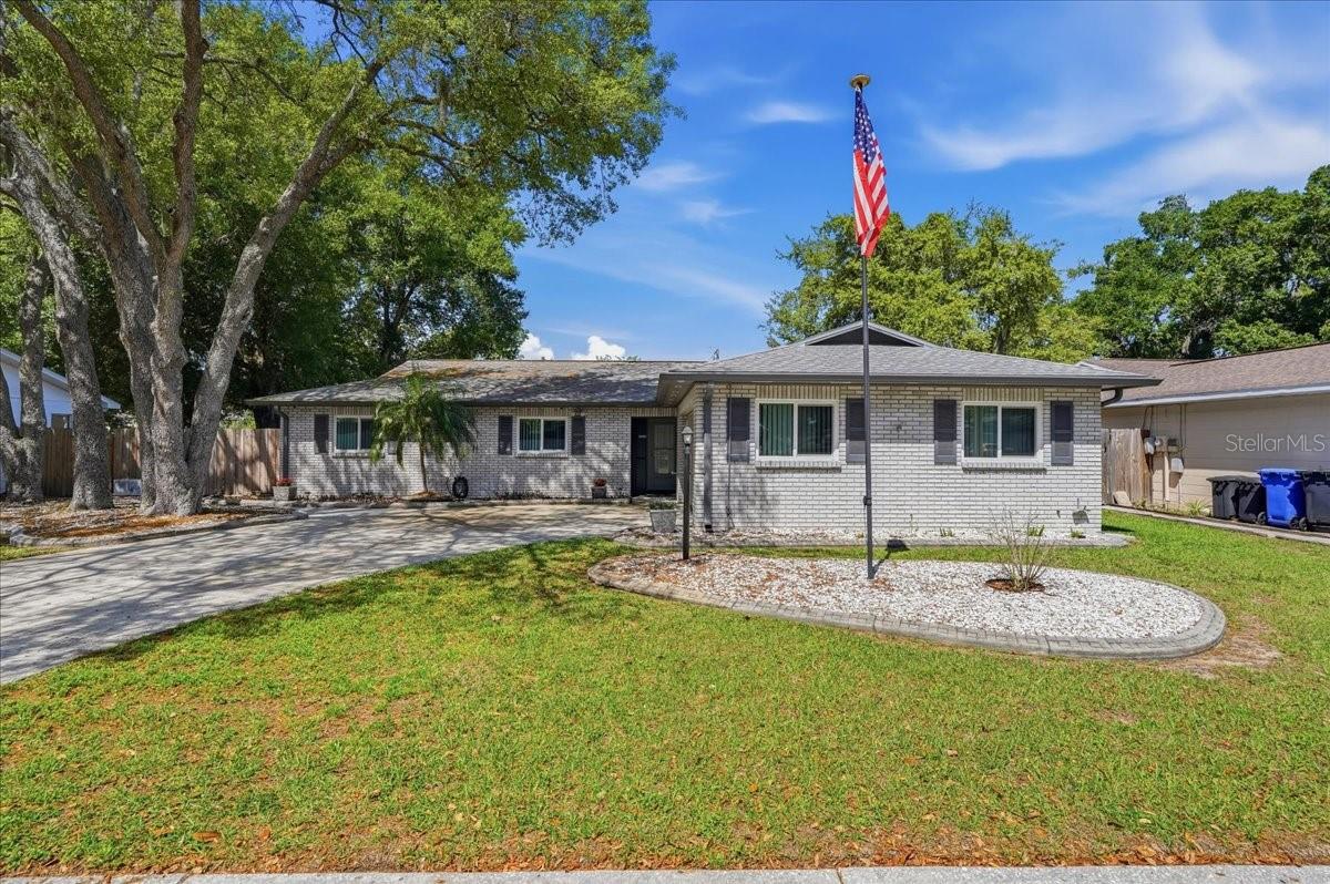 3809 Parkside Dr, Valrico
