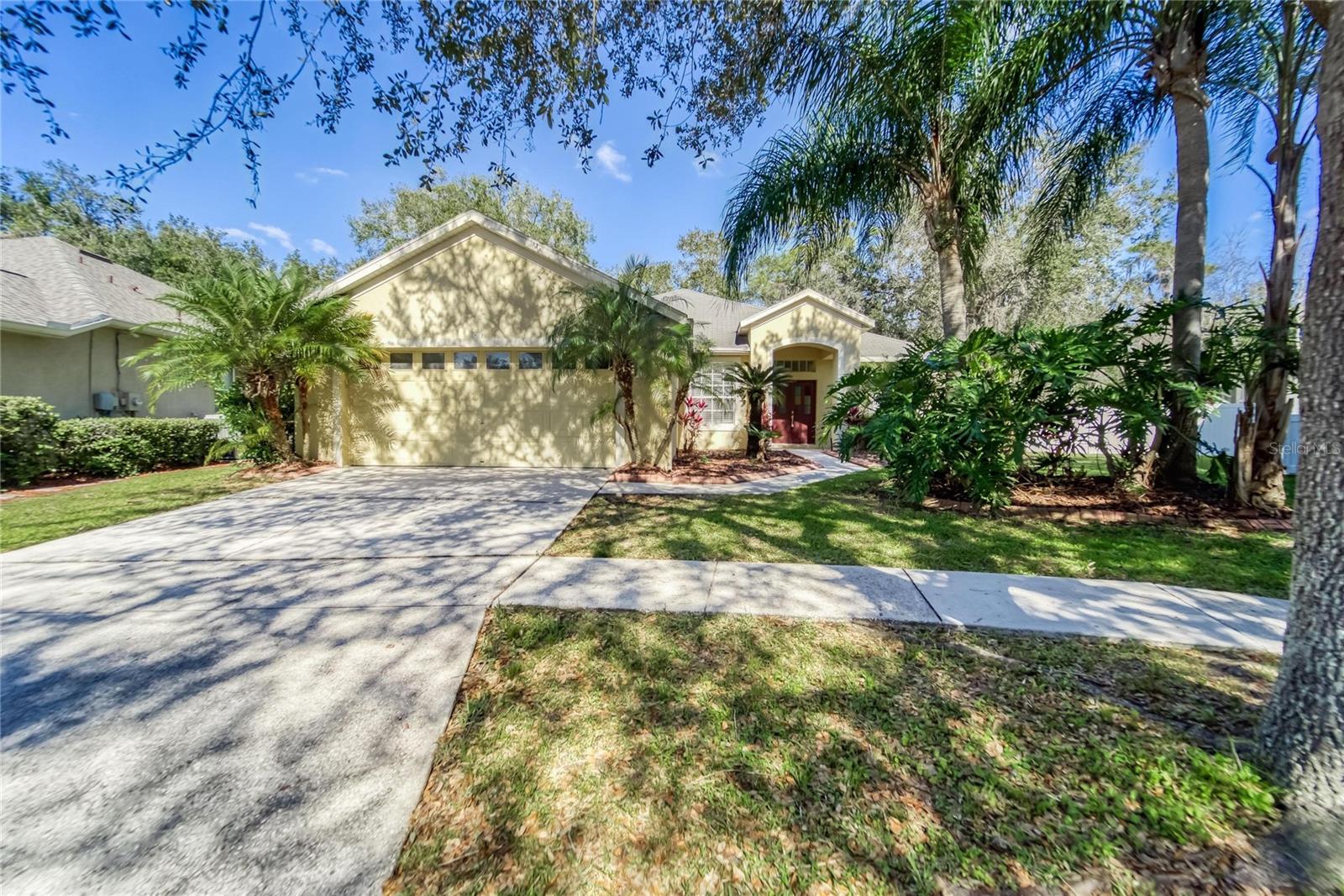 10124 Cannon Dr, Riverview