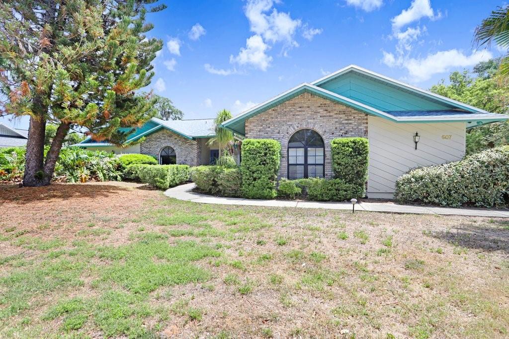 507 Sportsman Park Dr, Seffner