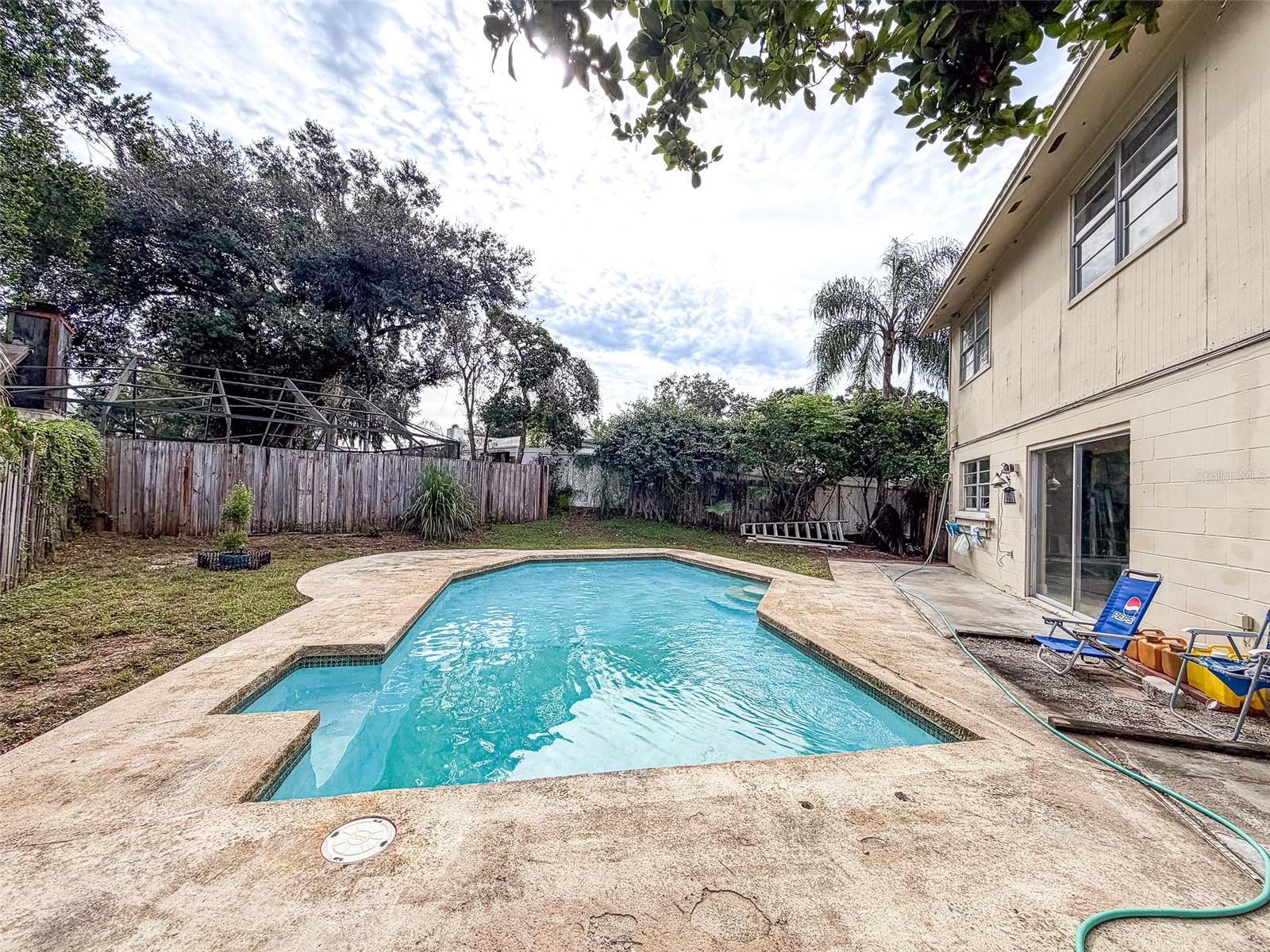 631 STONE DR