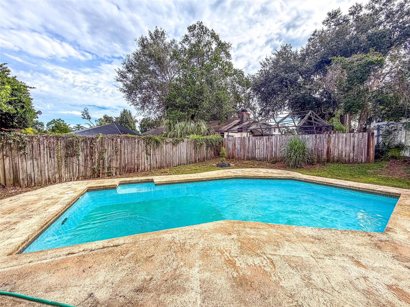 631 STONE DR