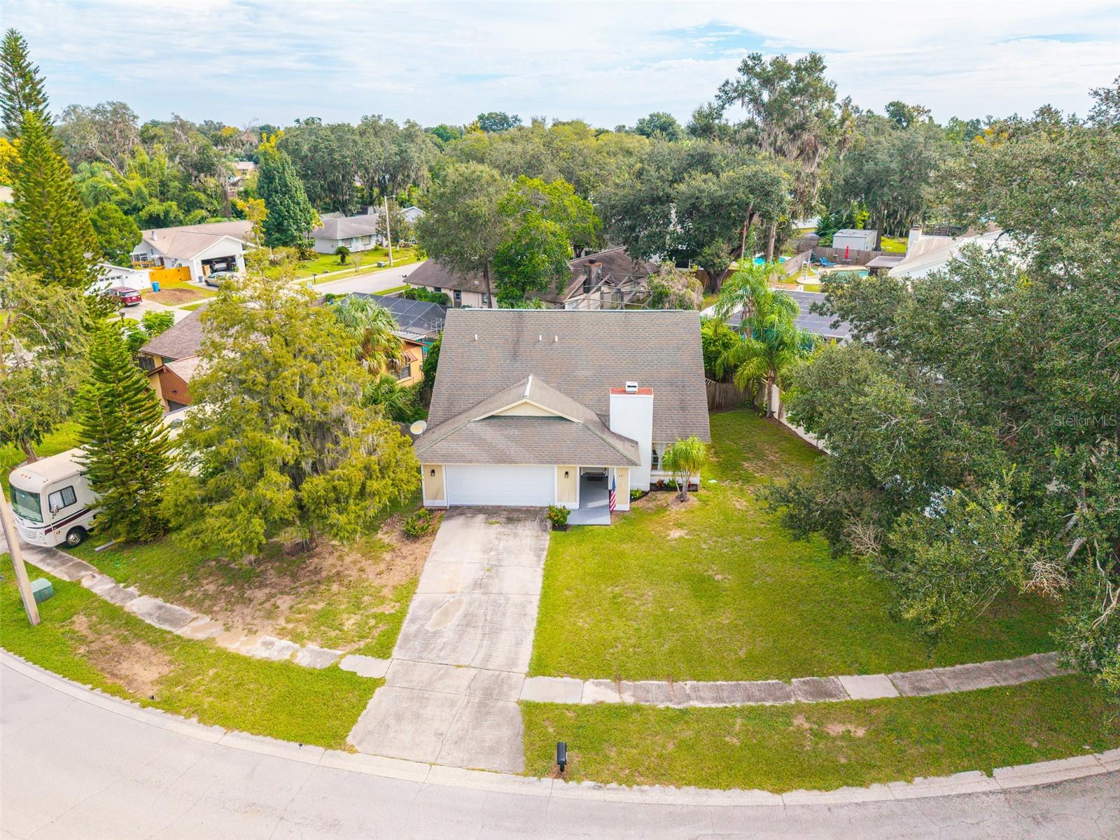 631 STONE DR