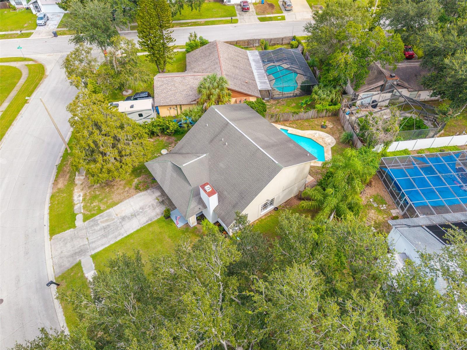 631 STONE DR