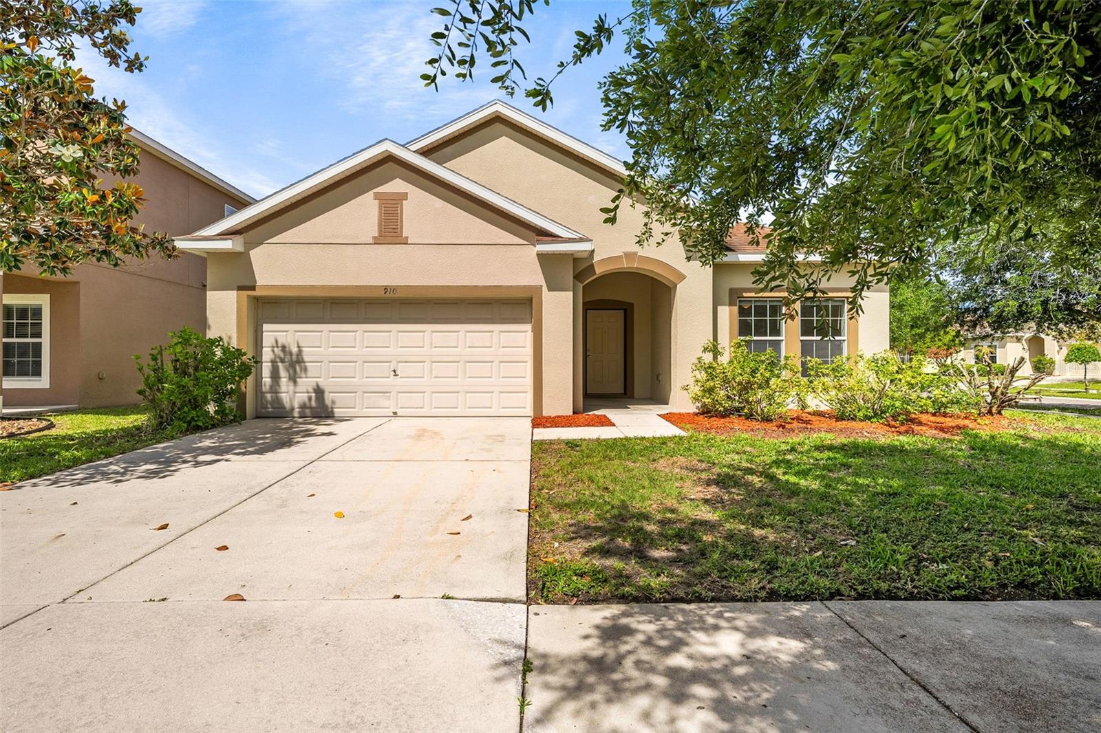910 Fern Leaf Dr, Ruskin
