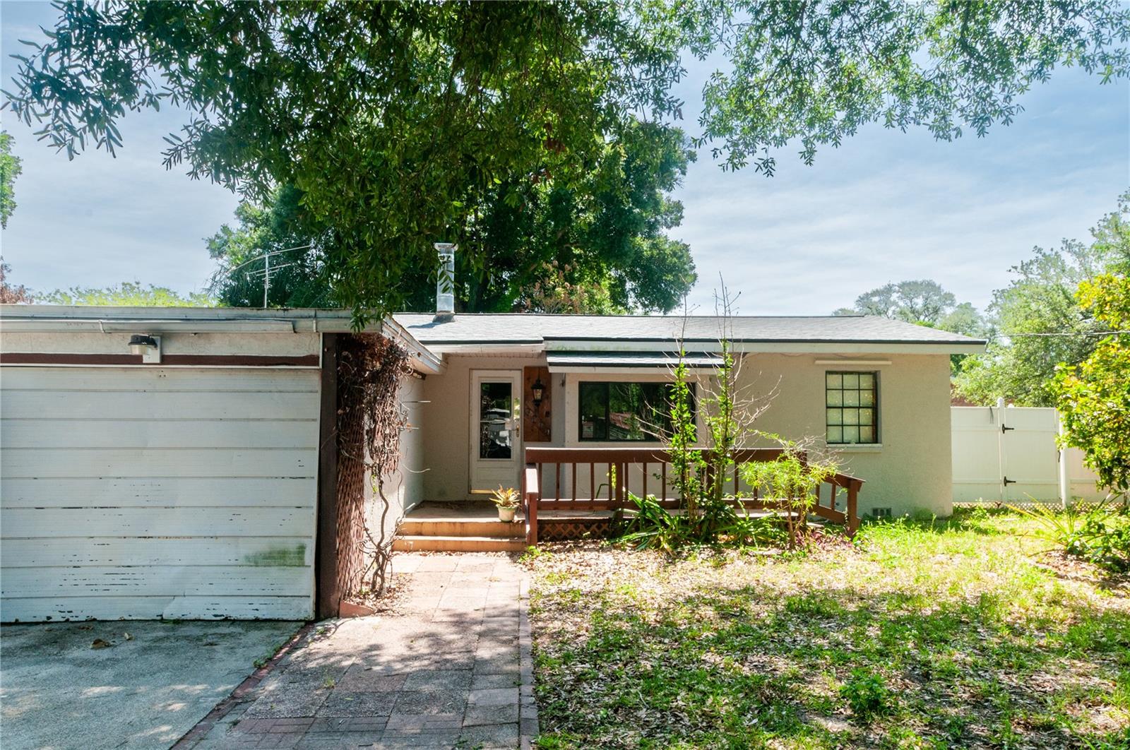 9609 N Elmer St, Tampa