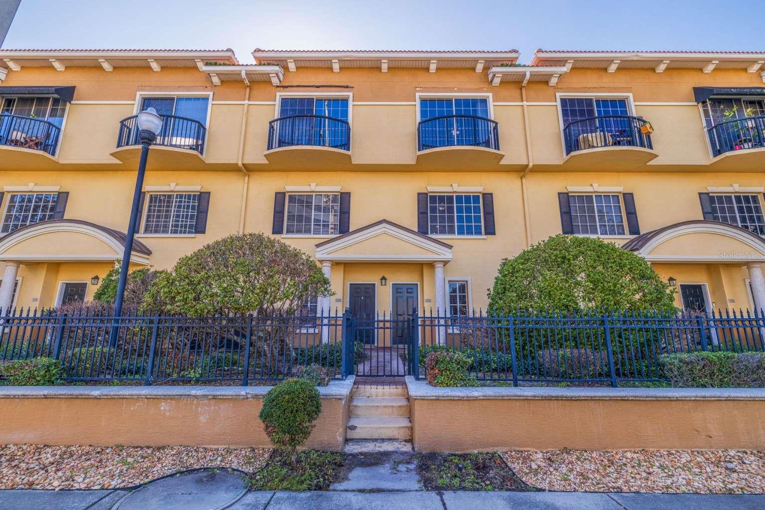 5252 W Kennedy Blvd, Tampa