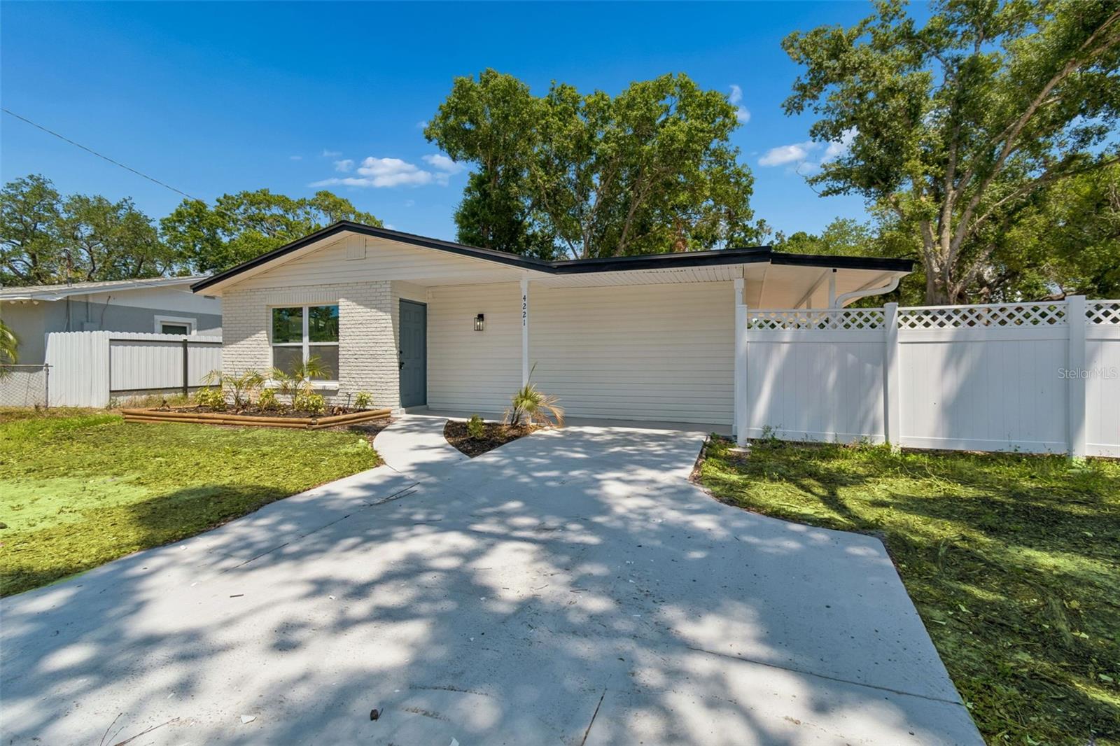4221 Empire Pl, Tampa