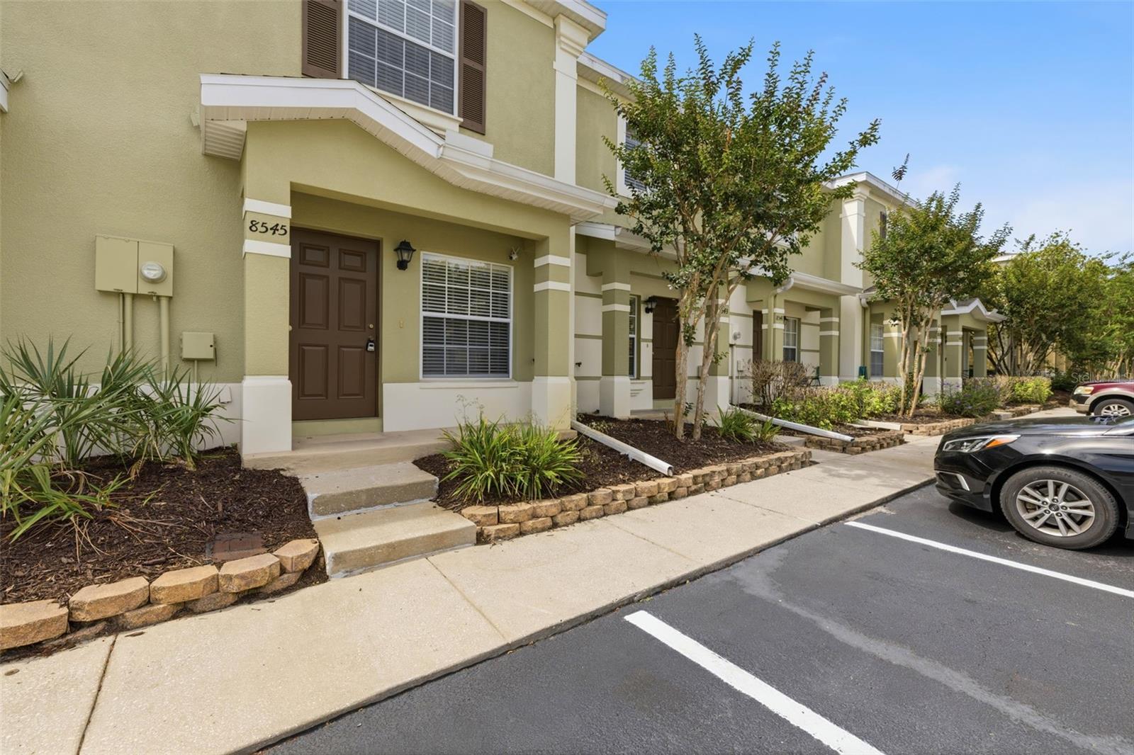 8545 Trail Wind Dr, Tampa