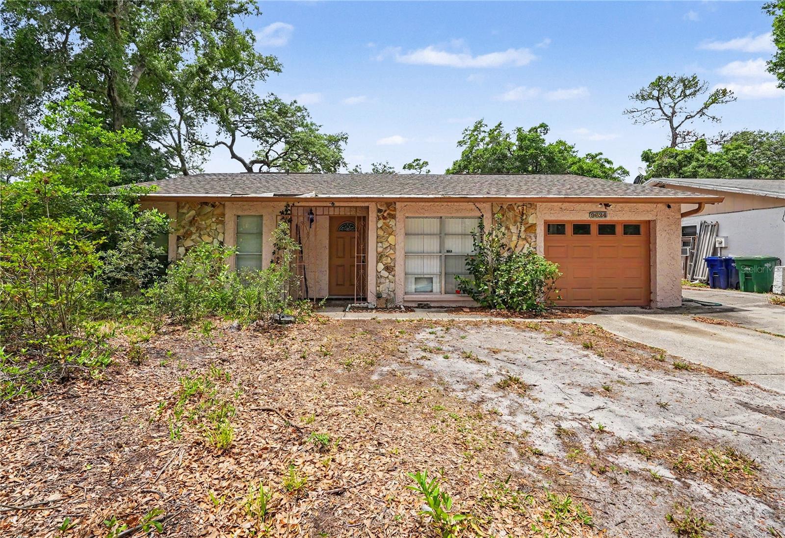 9624 Hidden Oaks Cir, Tampa