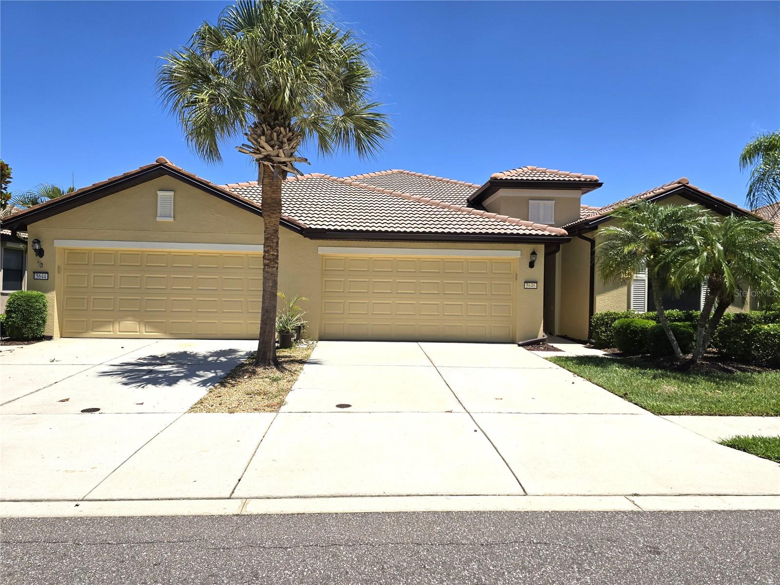 5646 Sunset Falls Dr, Apollo Beach