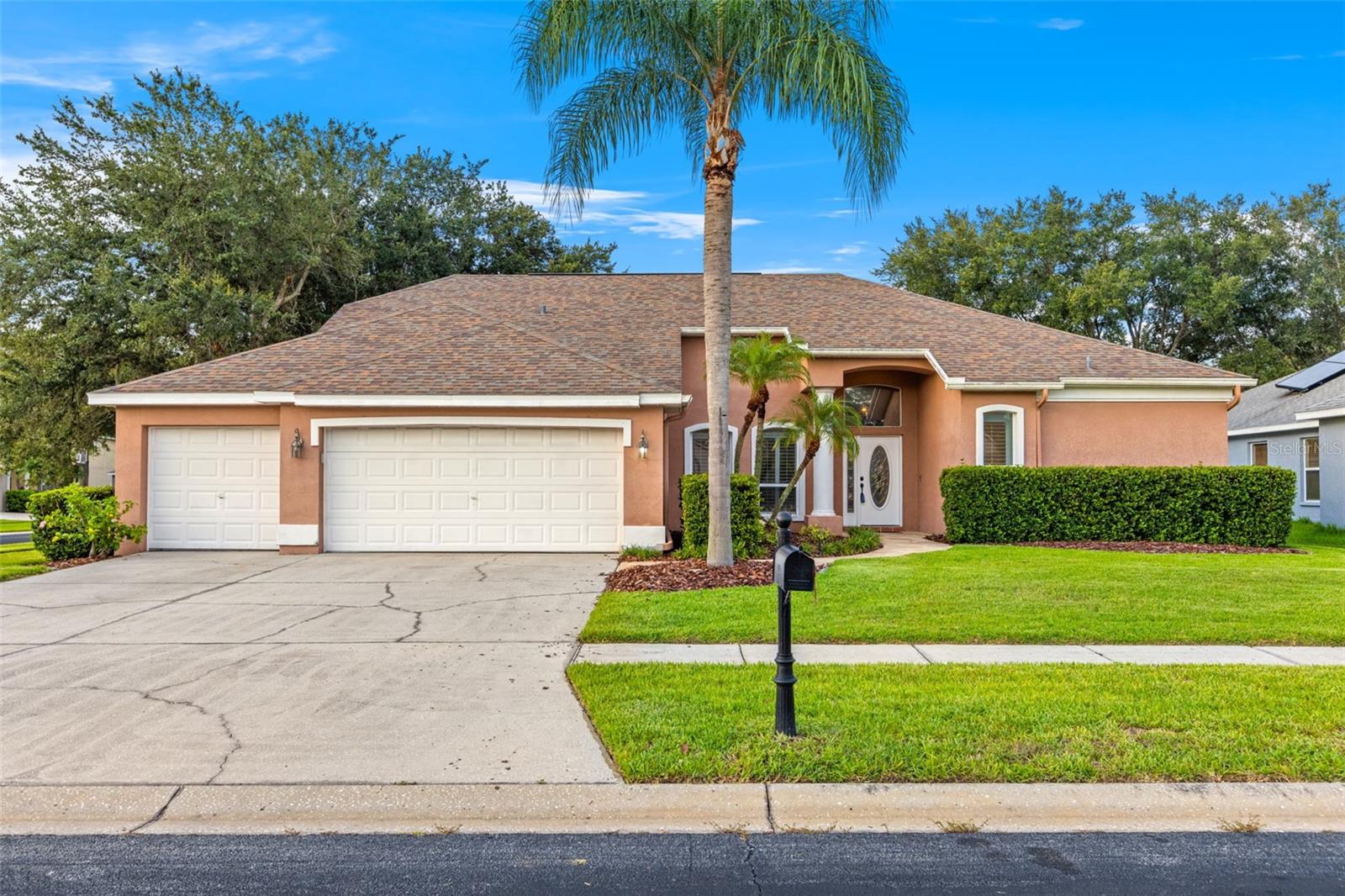 1525 Crooked Stick Dr, Valrico