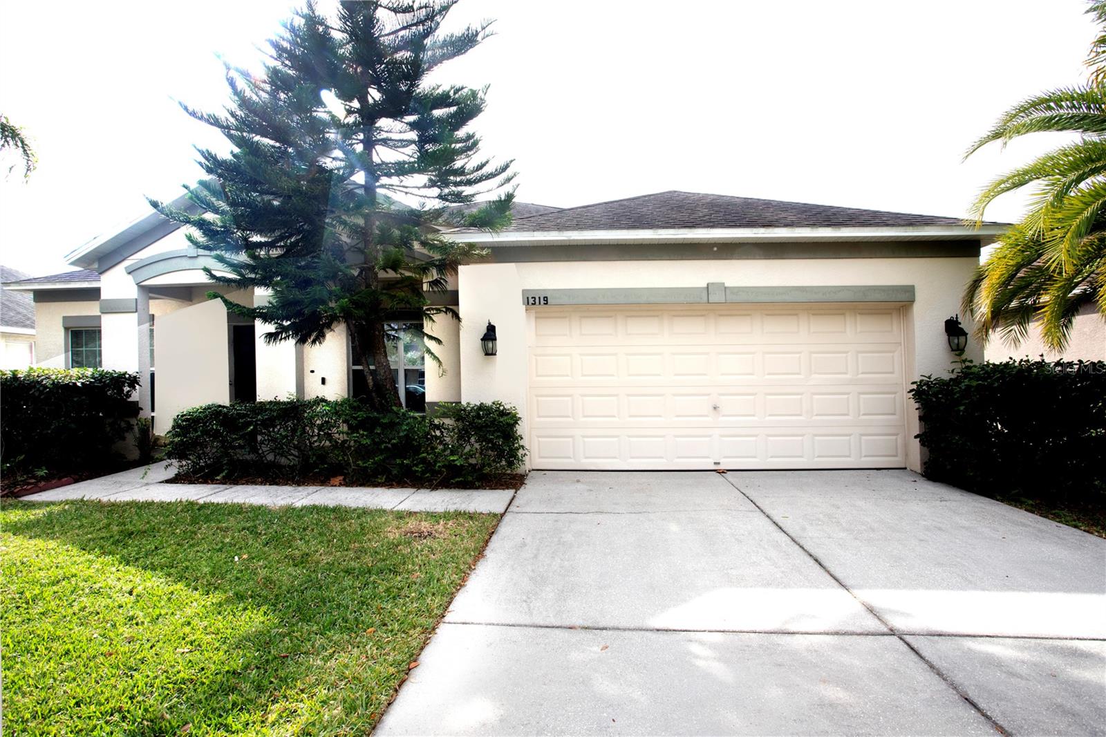 1319 Rowantree Dr, Dover