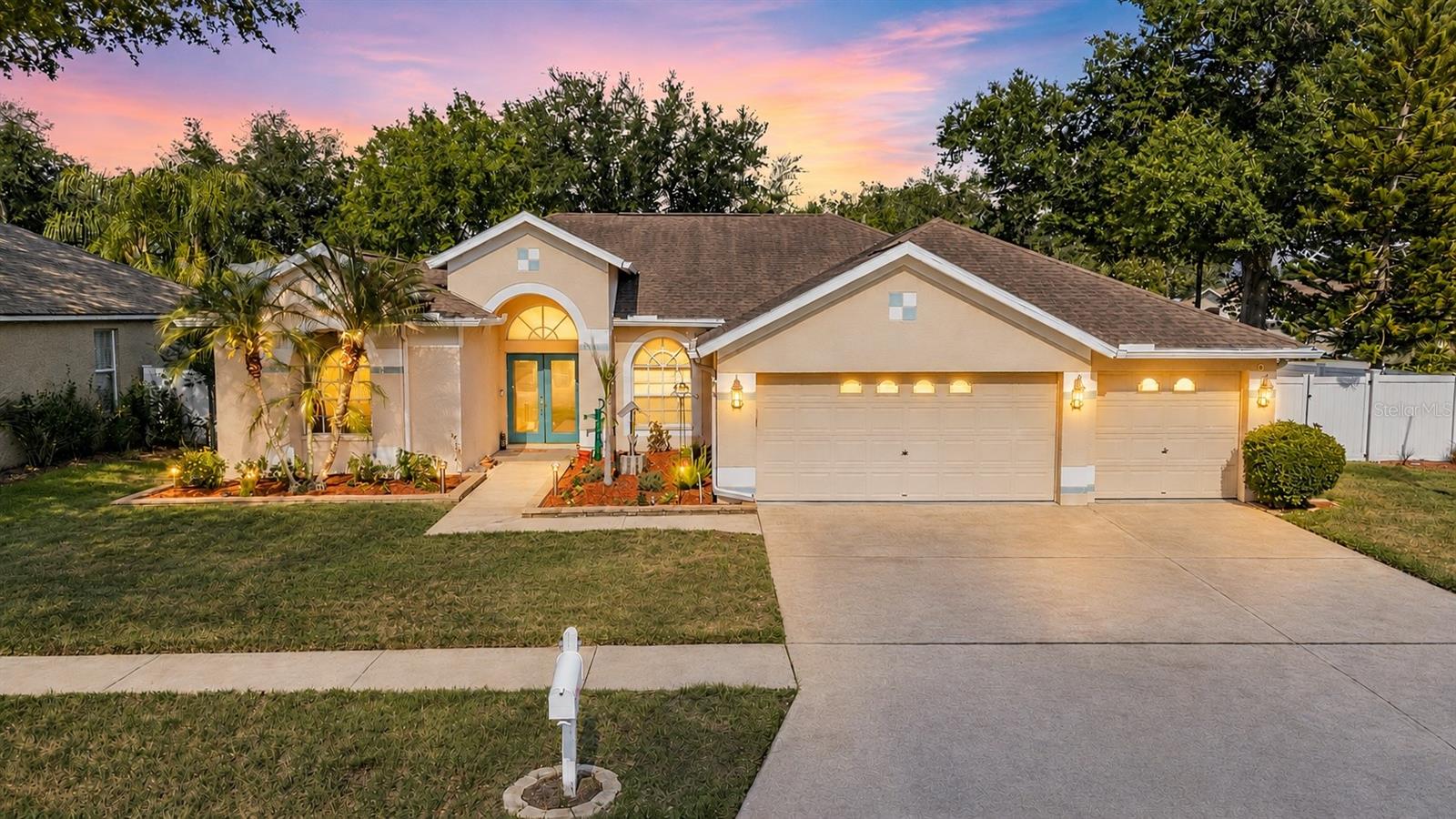 1821 Palm Ridge Pl, Valrico