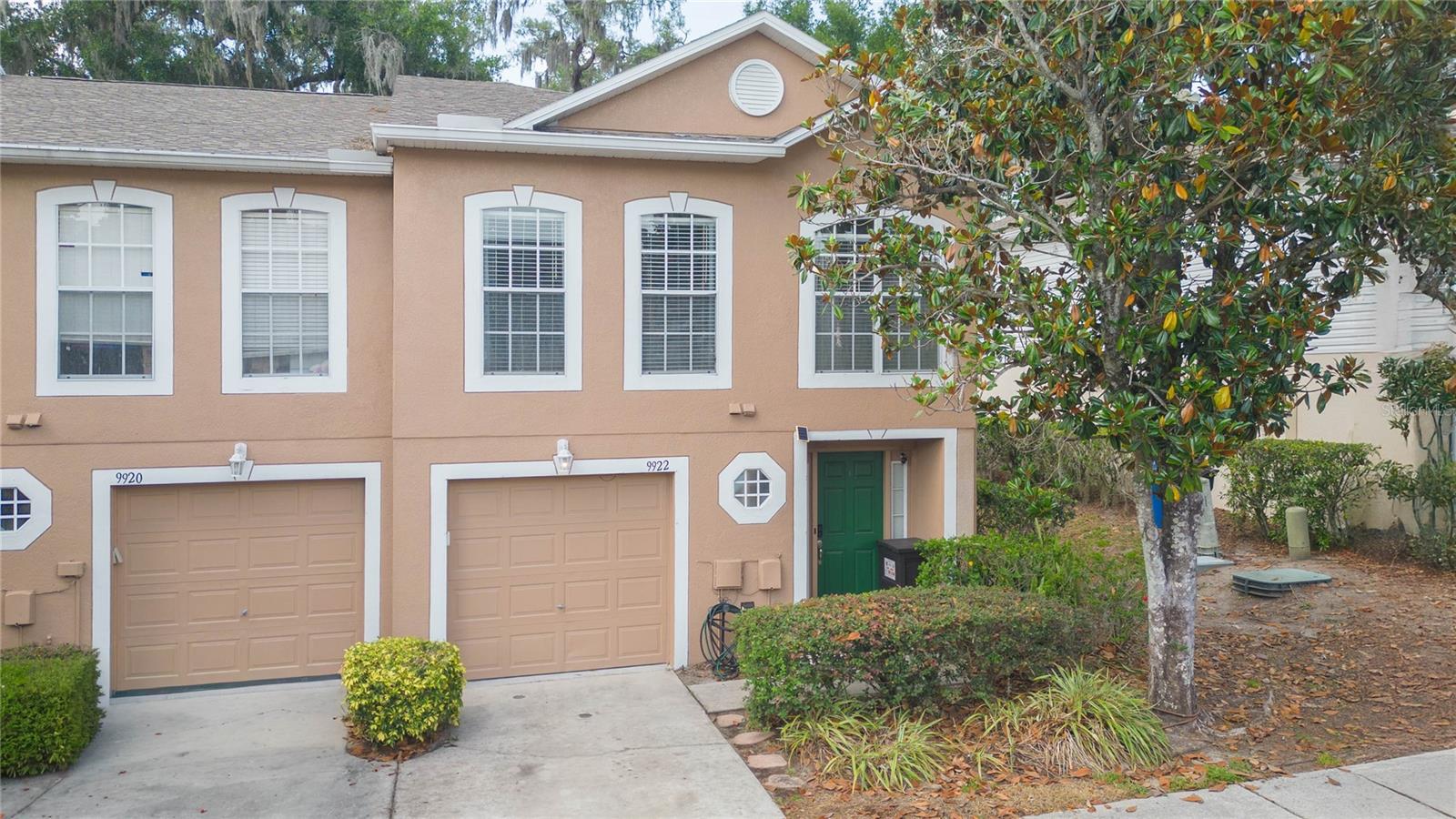 9922 Ashburn Lake Dr, Tampa