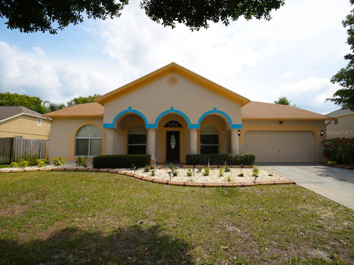 9214 Sunnyoak Dr, Riverview