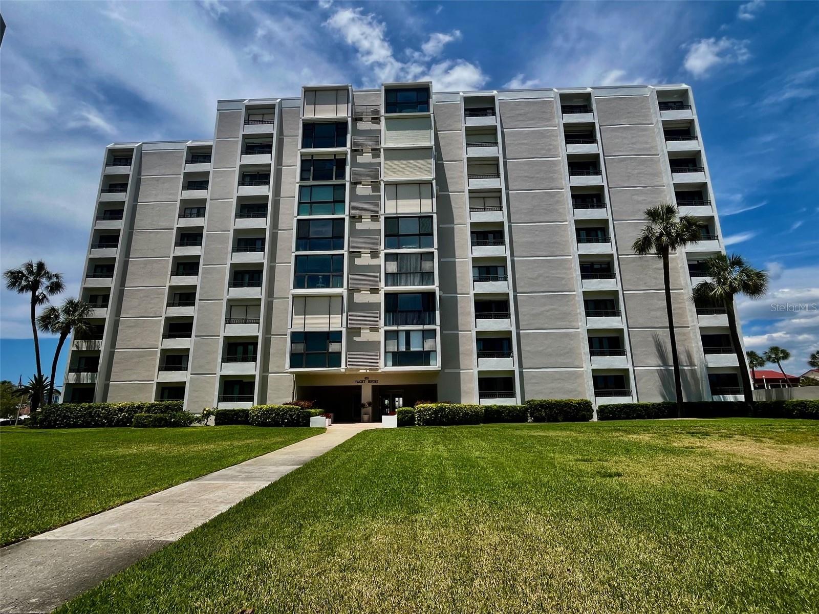 851 Bayway Blvd #405, Clearwater Beach