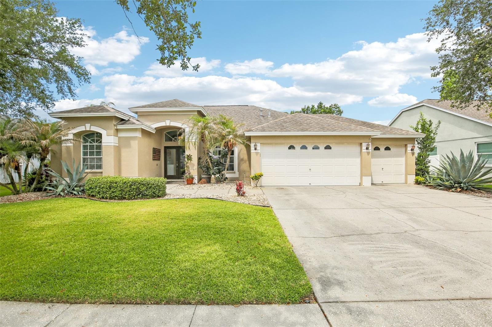 9607 Birnamwood St, Riverview