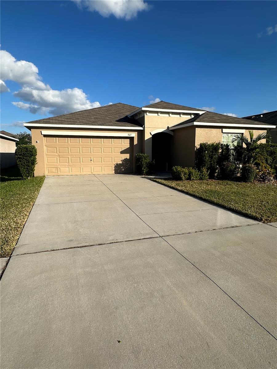 903 Zone Tailed Hawk Pl, Ruskin