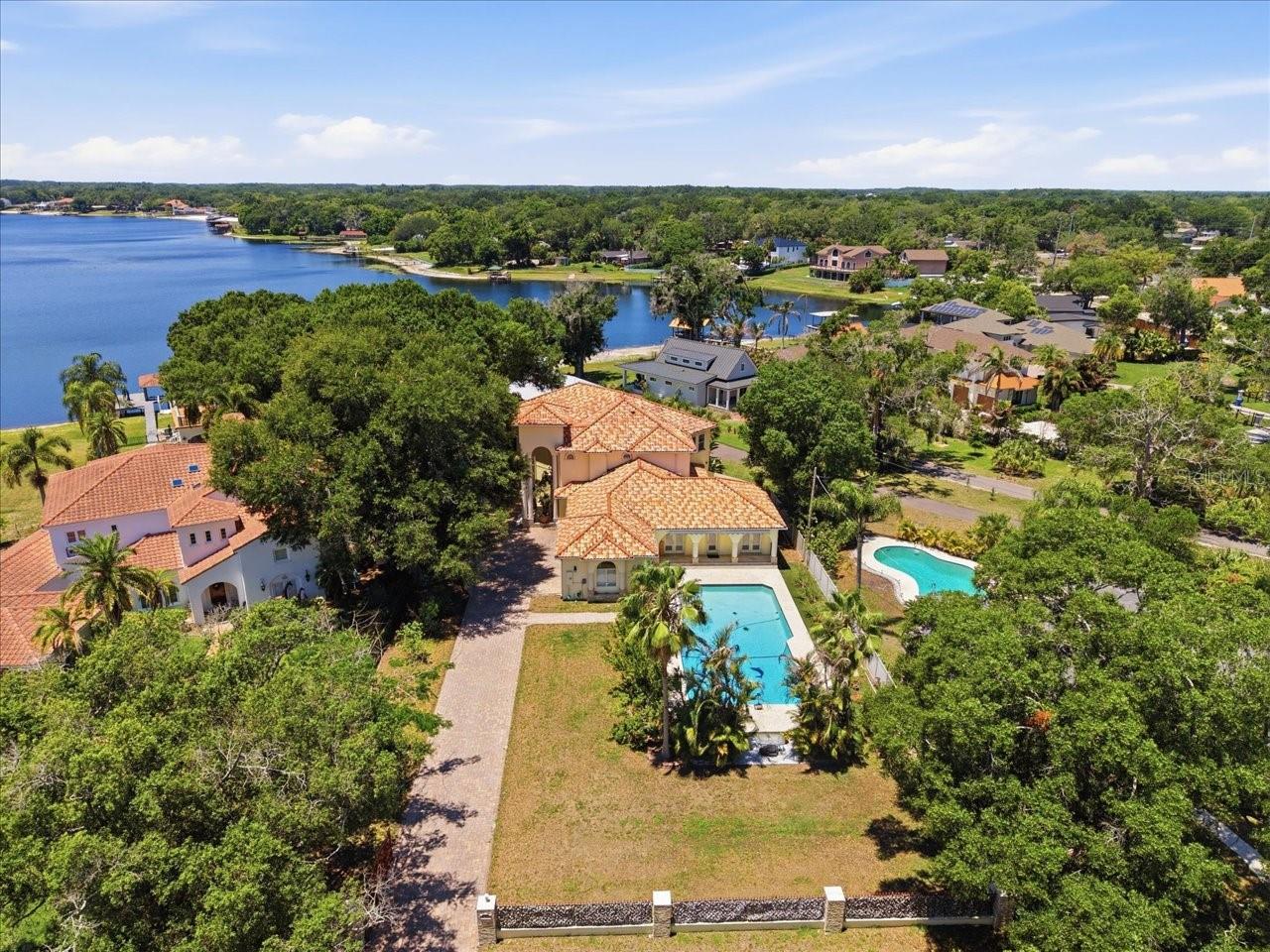 12006 Waterside Ct, Tampa