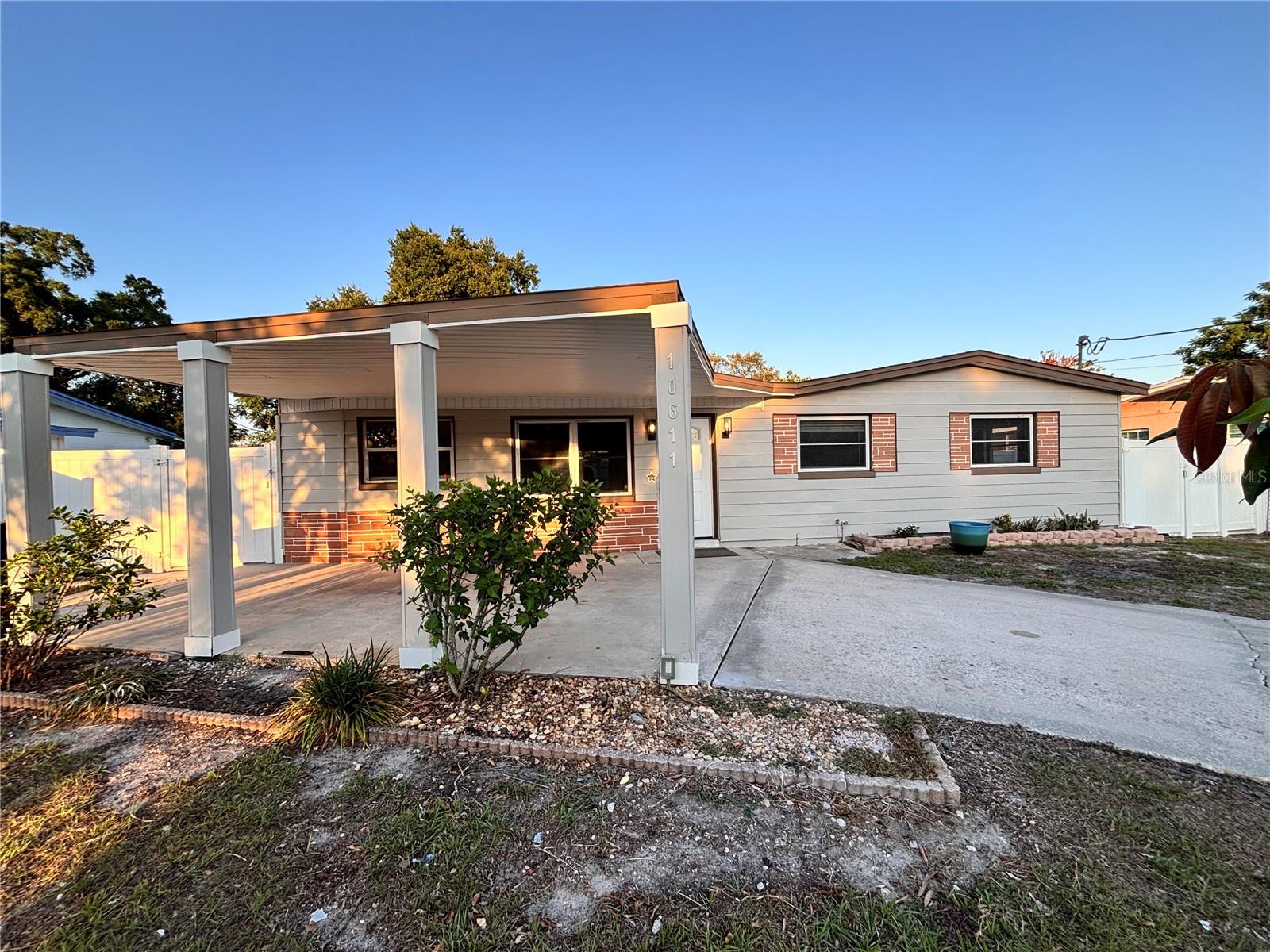 10611 N Altman St, Tampa
