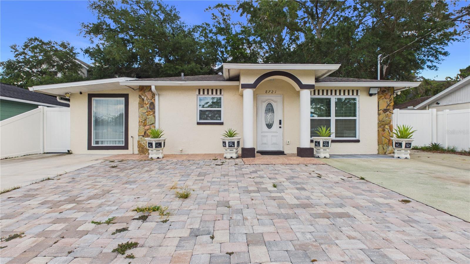 8721 N Orangeview Ave, Tampa