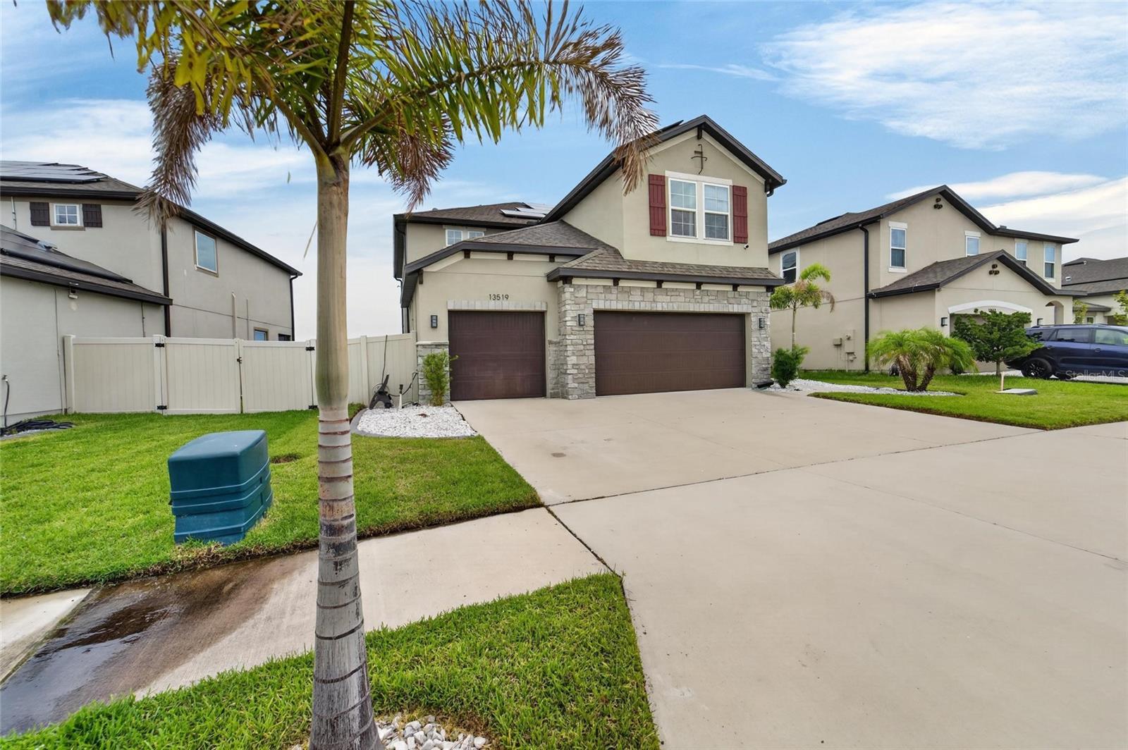 13519 Palmera Vista Dr, Riverview