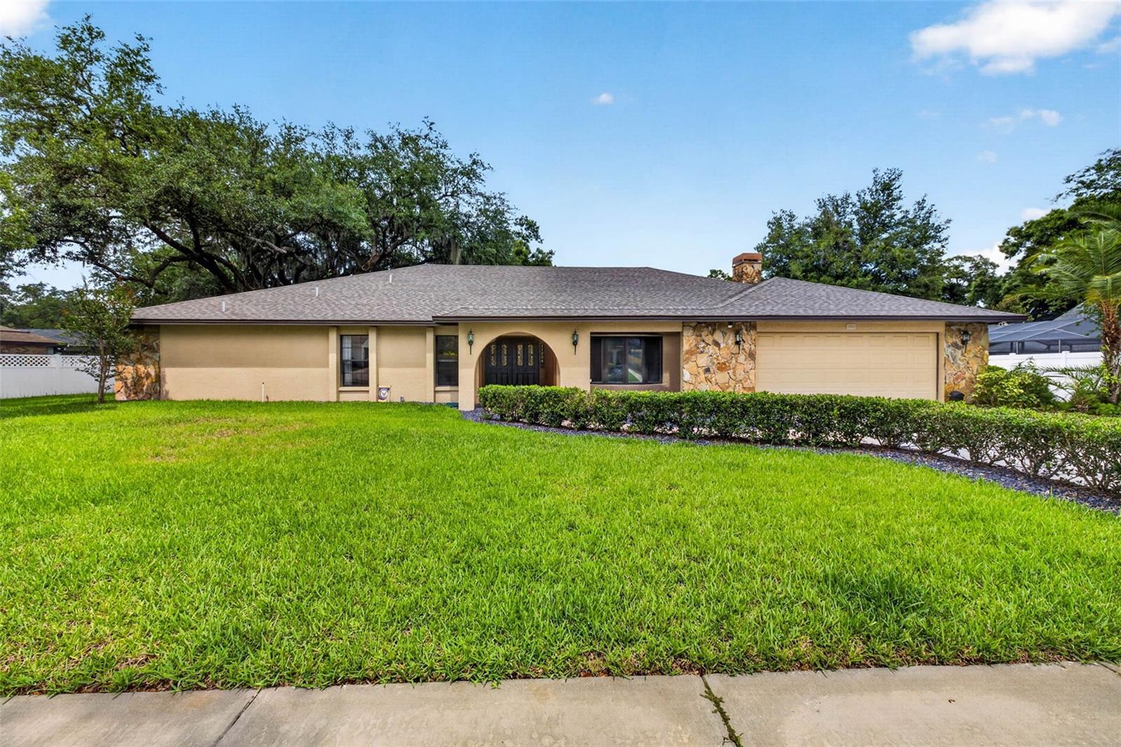 11004 Theresa Arbor Dr, Temple Terrace