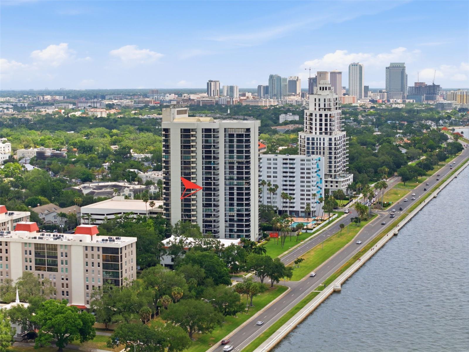 2413 Bayshore Blvd #1004, Tampa
