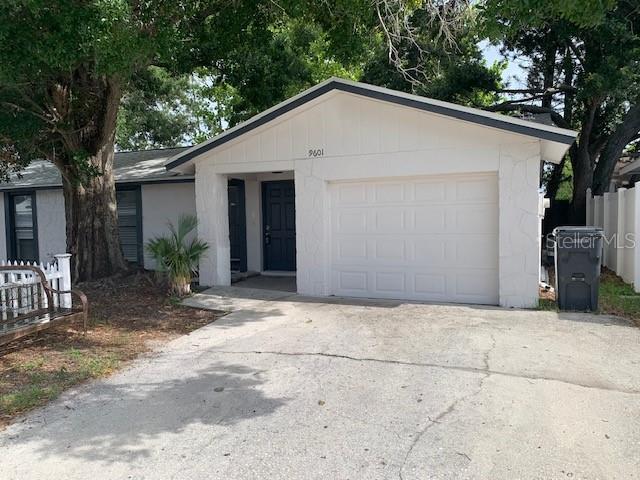 9601 Shalimar Ct, Tampa