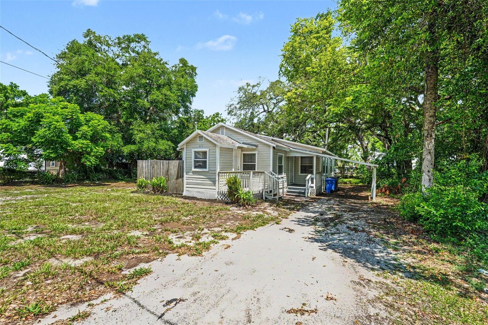 828 E 145th Ave, Tampa