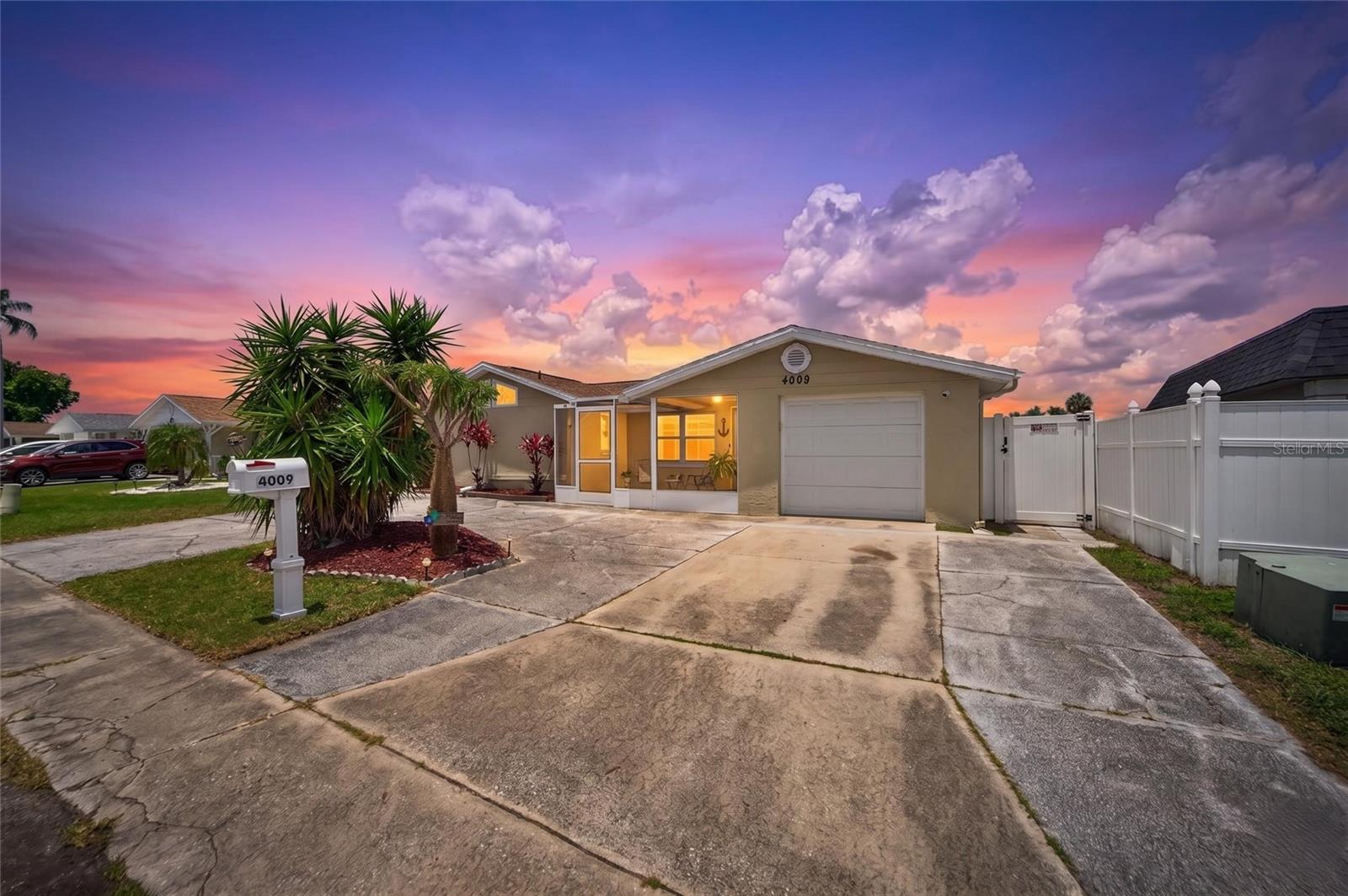 4009 Star Island Dr, Holiday