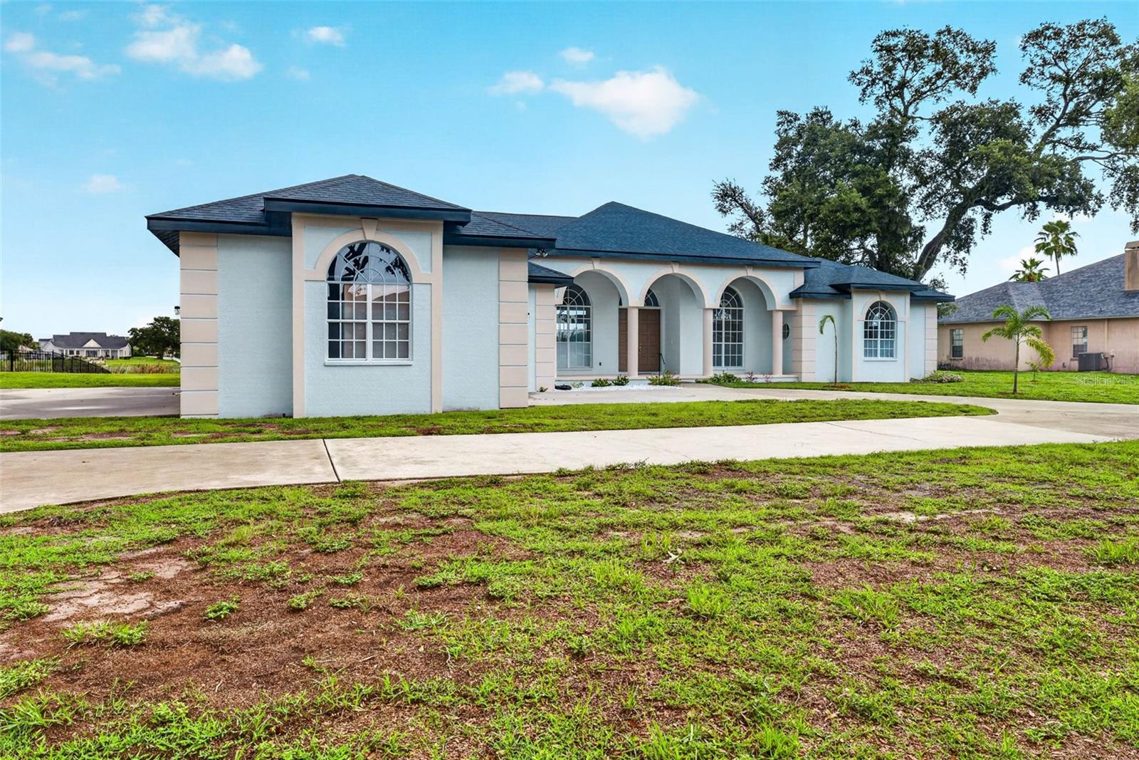 8911 Riverlachen Way, Riverview