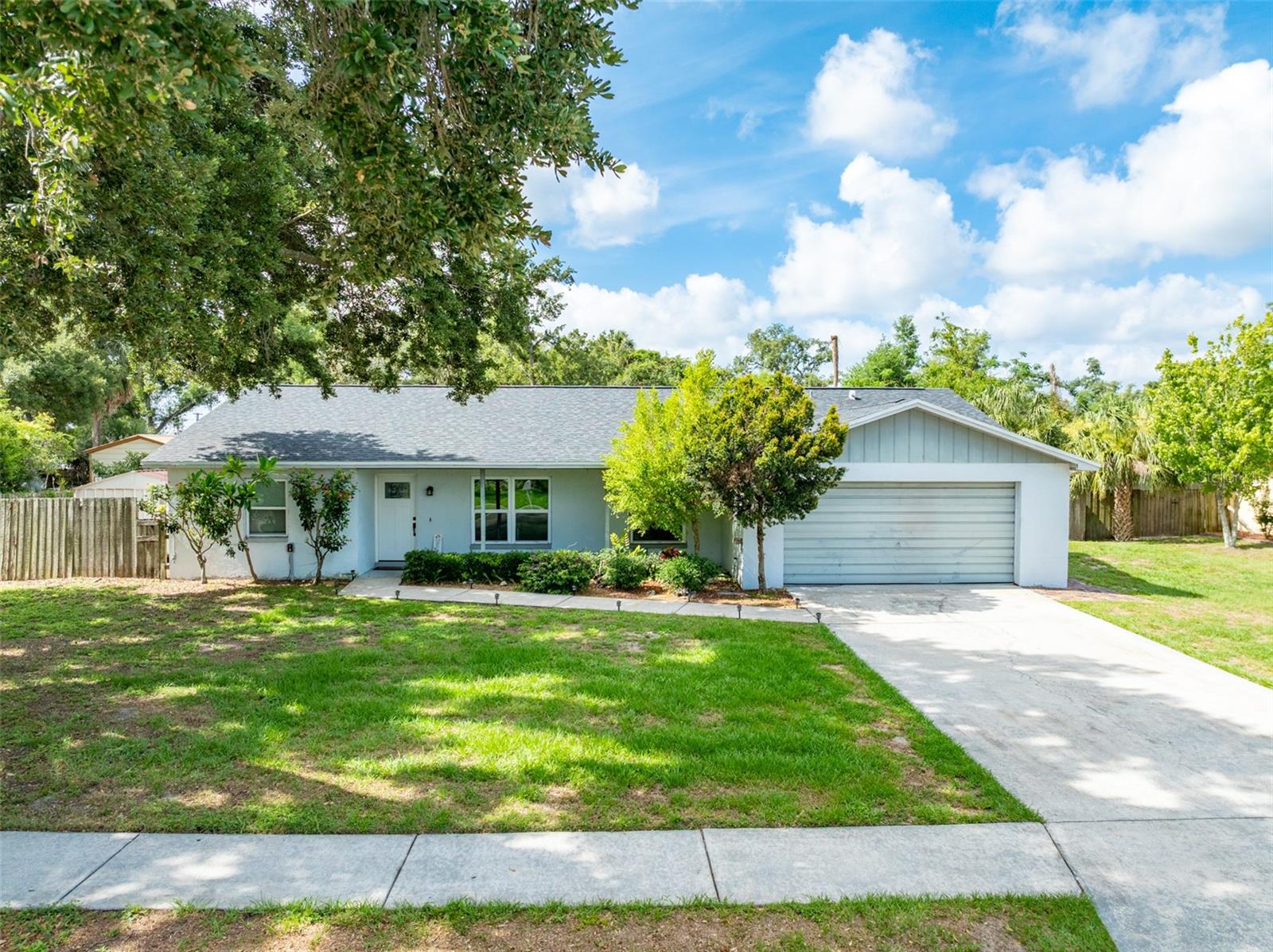 10817 Providence Oaks Dr, Riverview