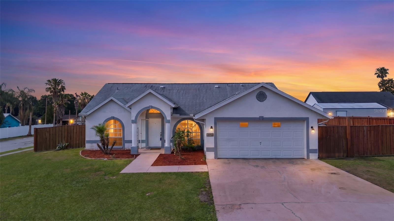 38912 Carr Dr, Zephyrhills
