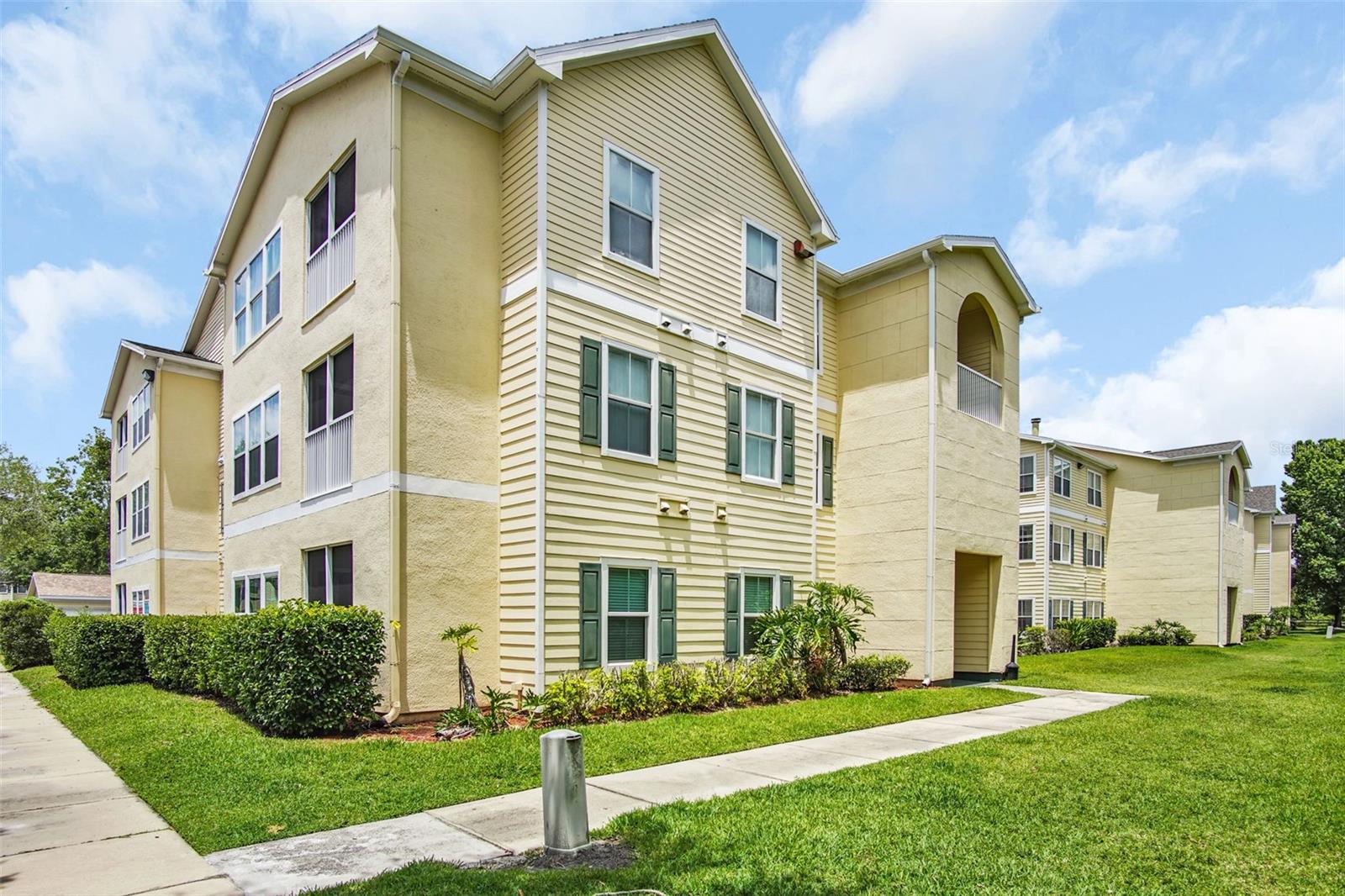 18245 Bridle Club Dr, Tampa