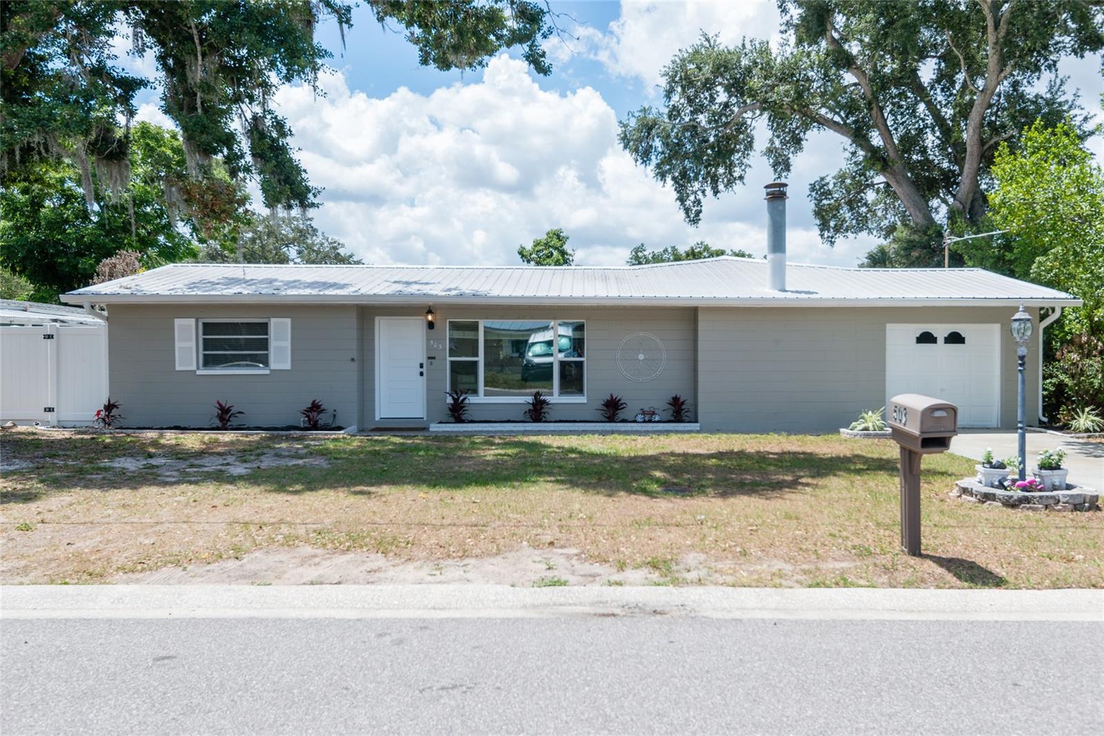 503 Hedge Row Rd, Brandon