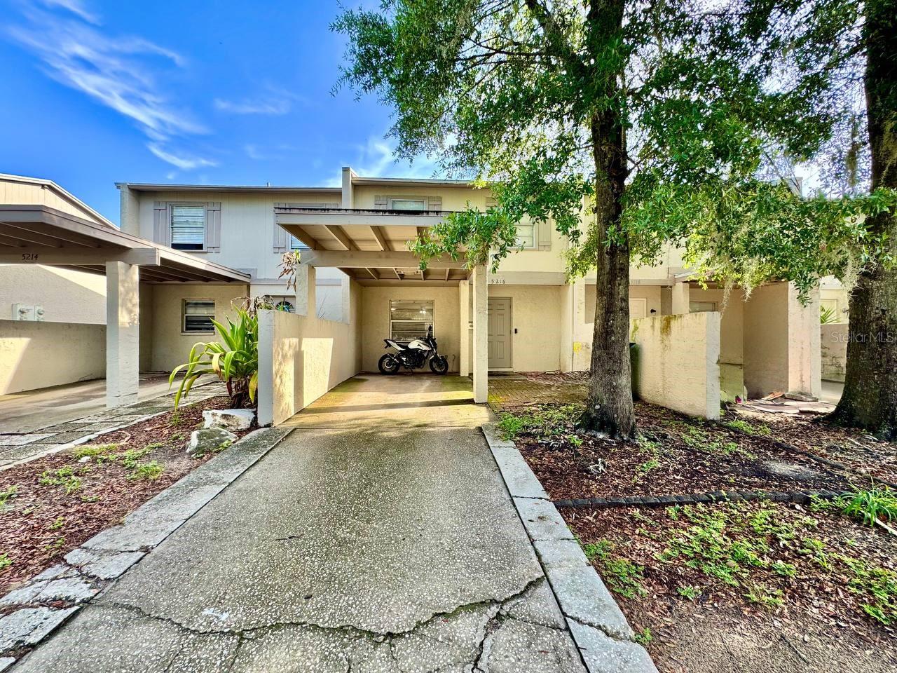 5216 Tennis Court Cir #5216, Tampa