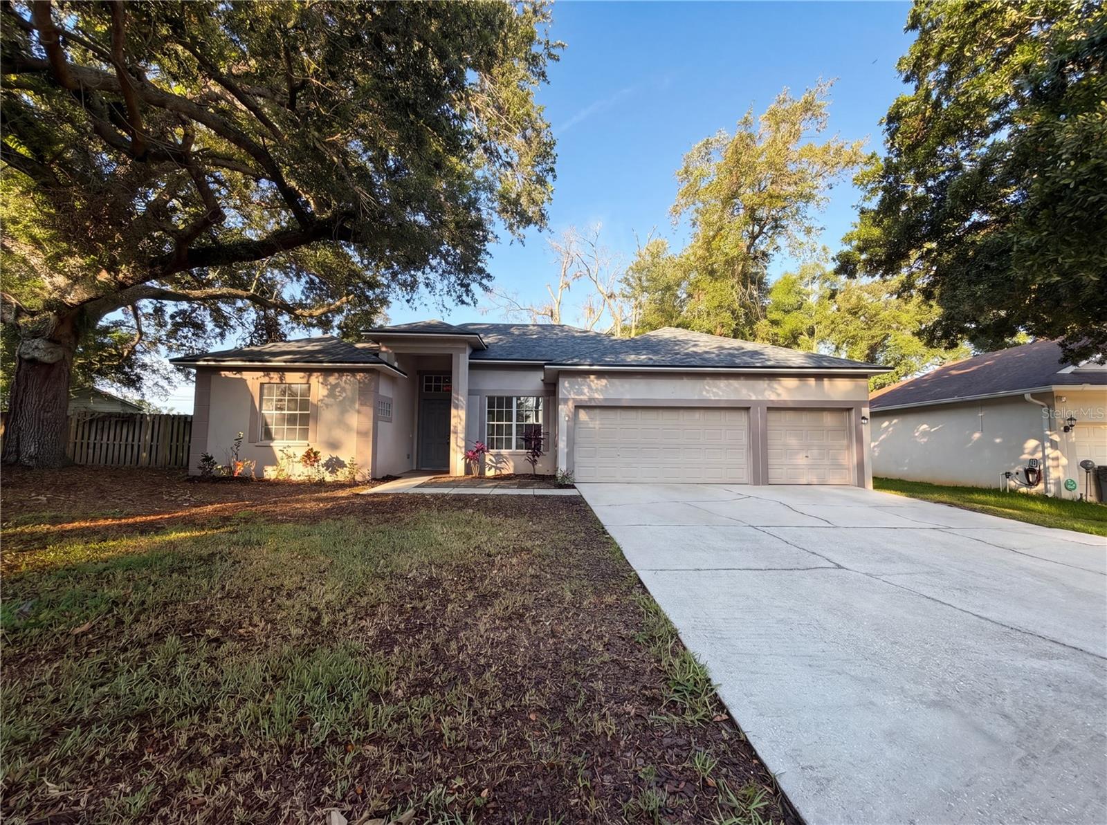 203 Taylor Bay Ln, Brandon